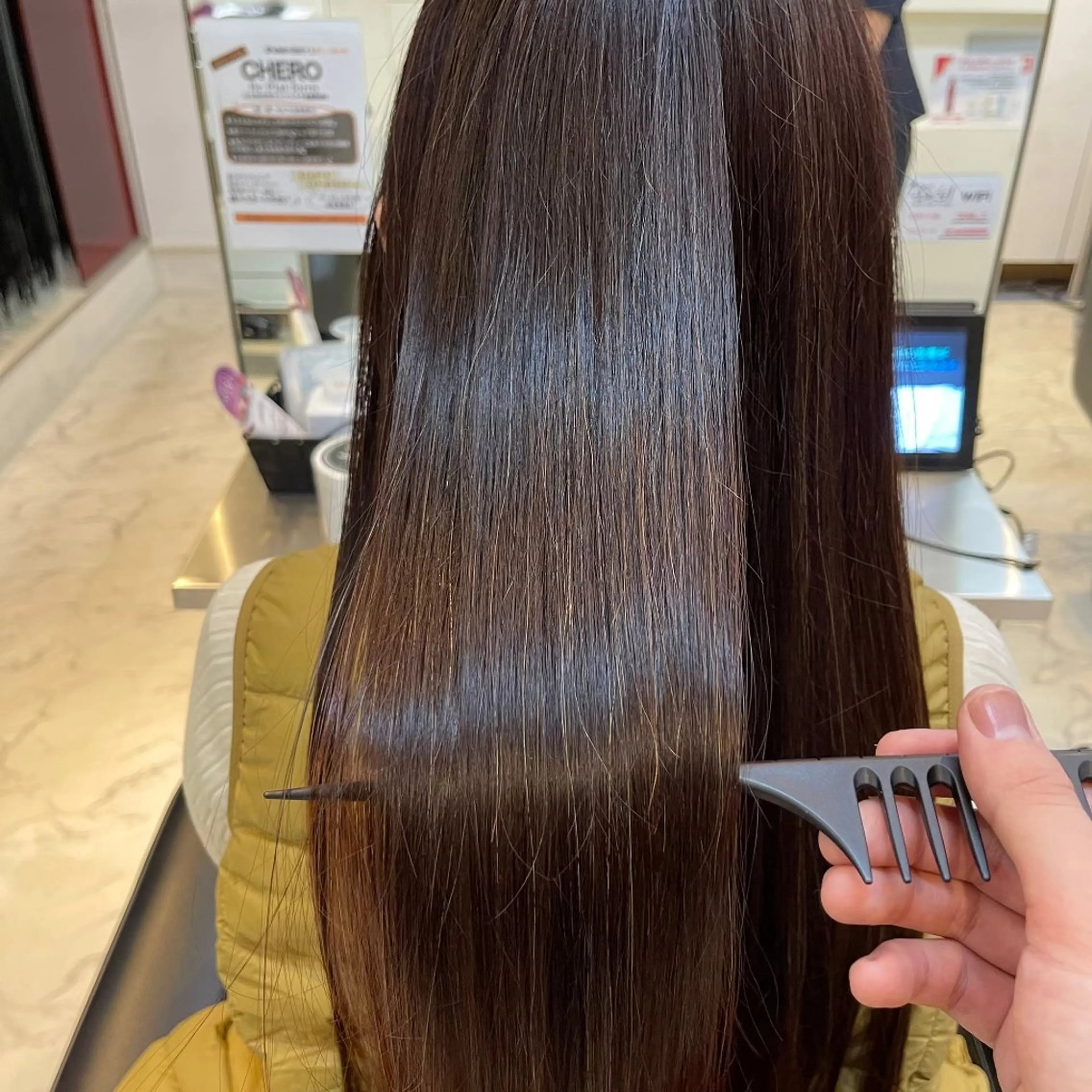 カット 縮毛矯正 トリートメント 伊藤 翼のヘアスタイル