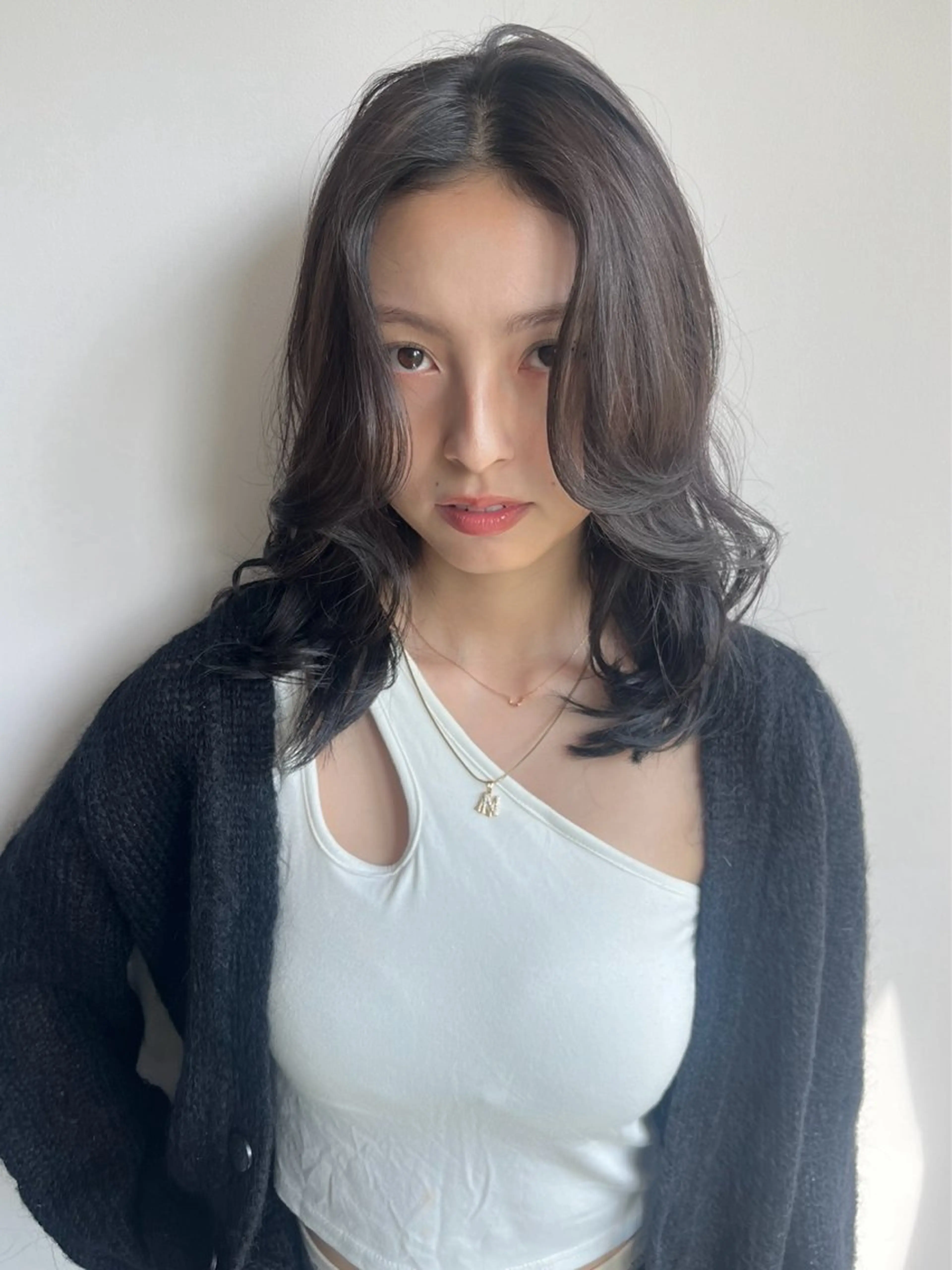 まとまりあるツヤ髪に🪞〈カット+酸性ストレート〉の写真