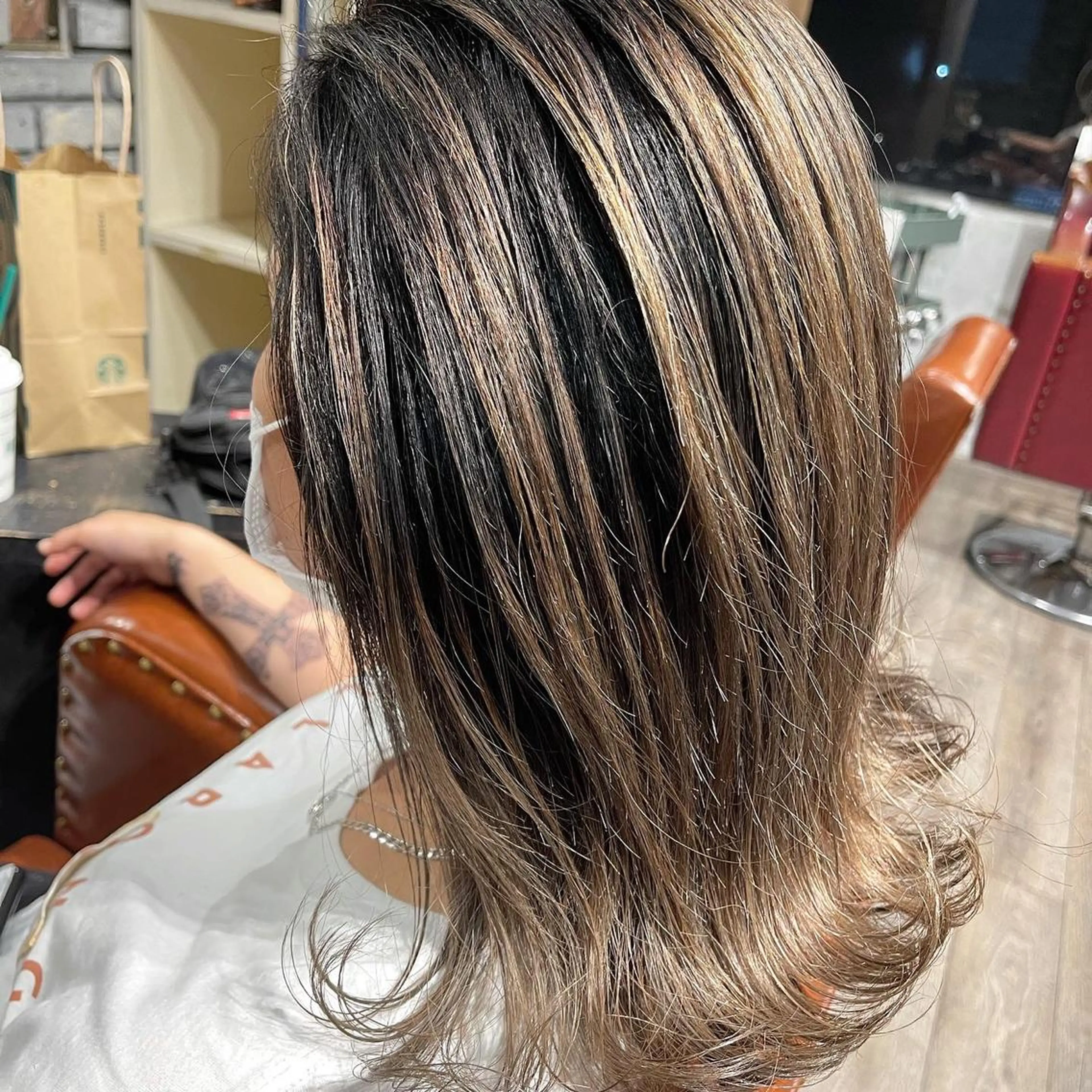 ミディアム レイヤーカット peakshair所属・北堀江メンズパーマ 特化◎下村悠人のヘアスタイル