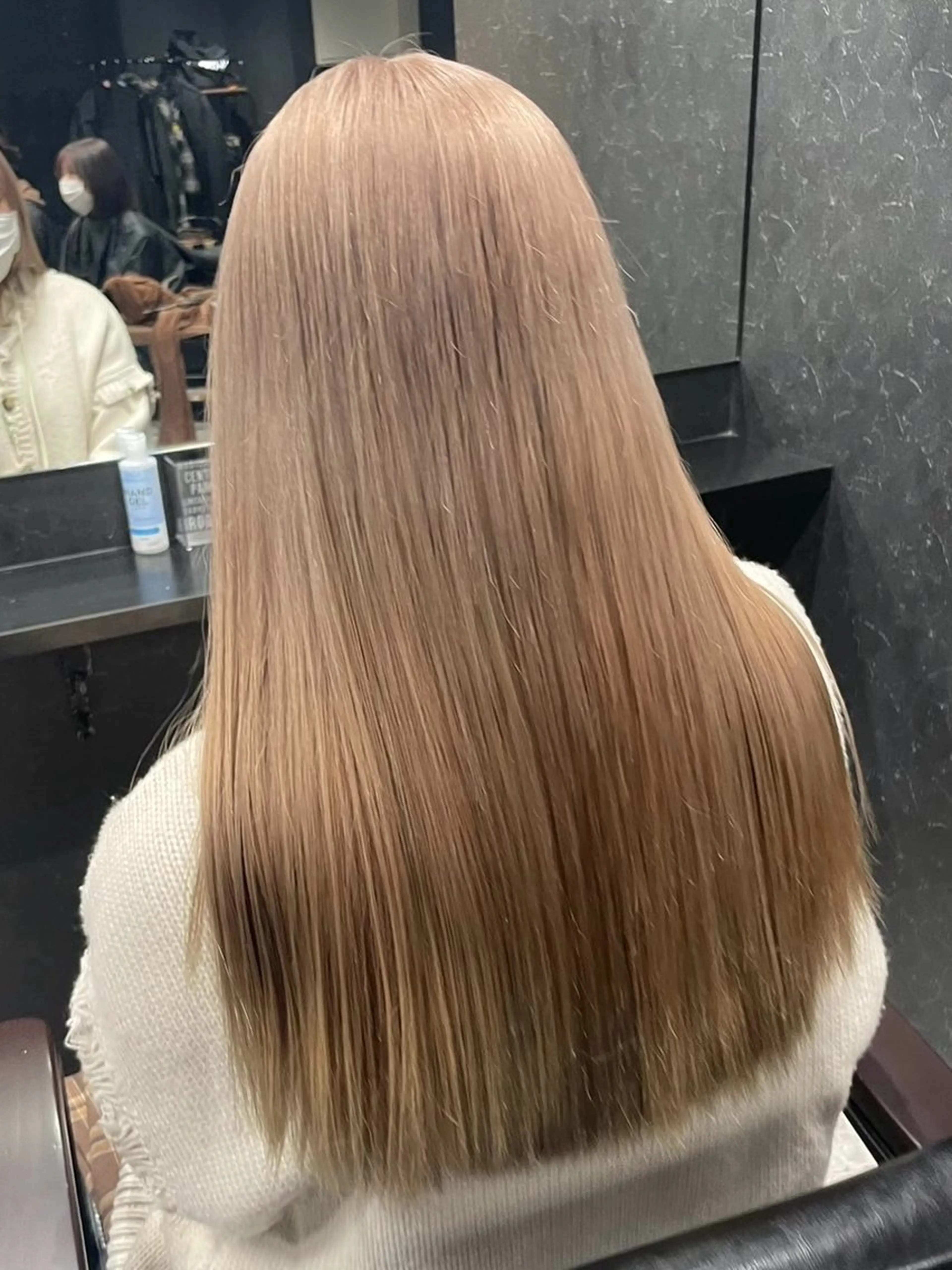 【🍒9月限定クーポン🍒】リタッチブリーチ+カラー+トリートメントの写真