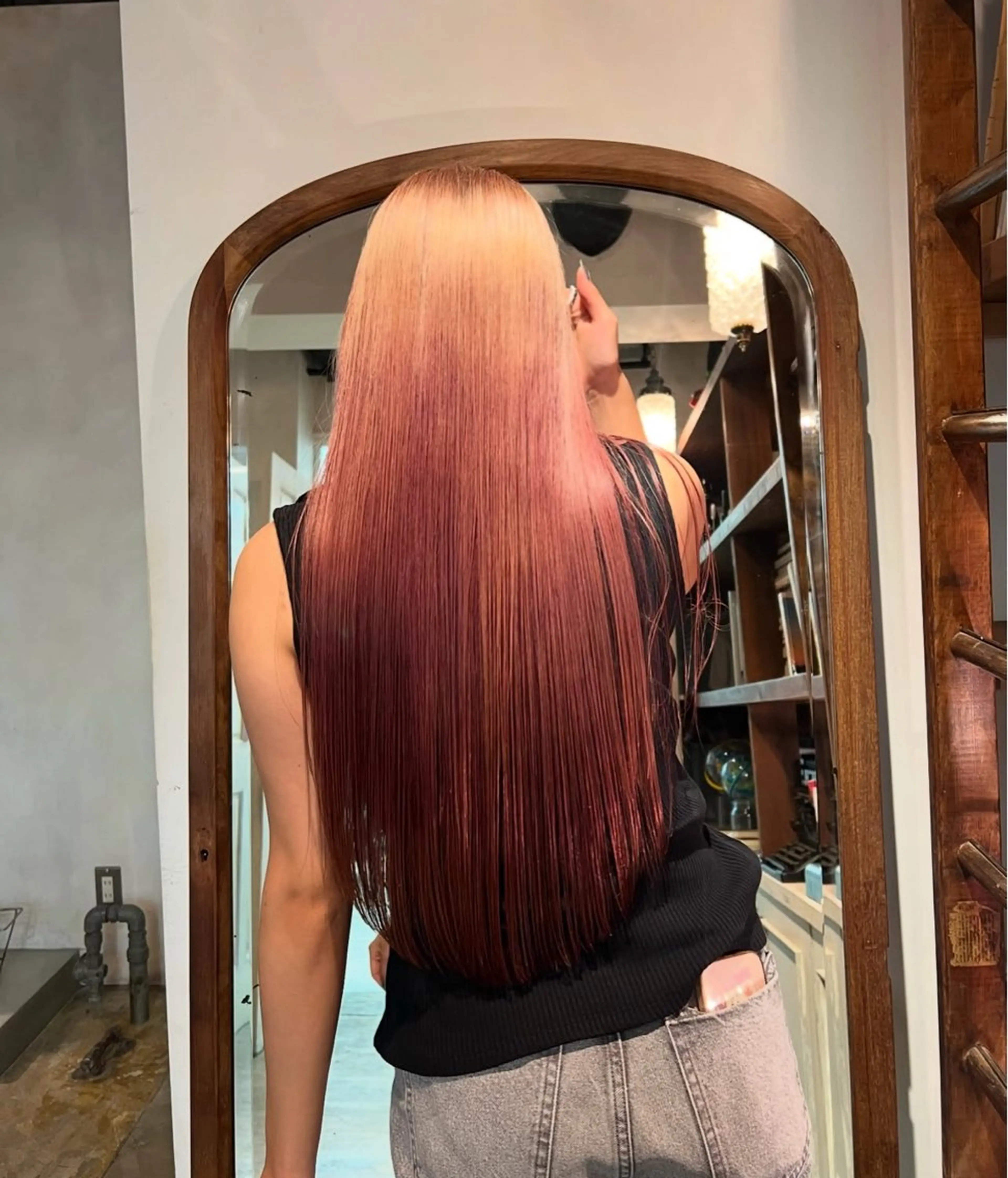 ロング カラー ブリーチ ケアブリーチ グラデーションカラー ピンクカラー ピンクパープル カット ヘアカラー さくらい まりこのヘアスタイル