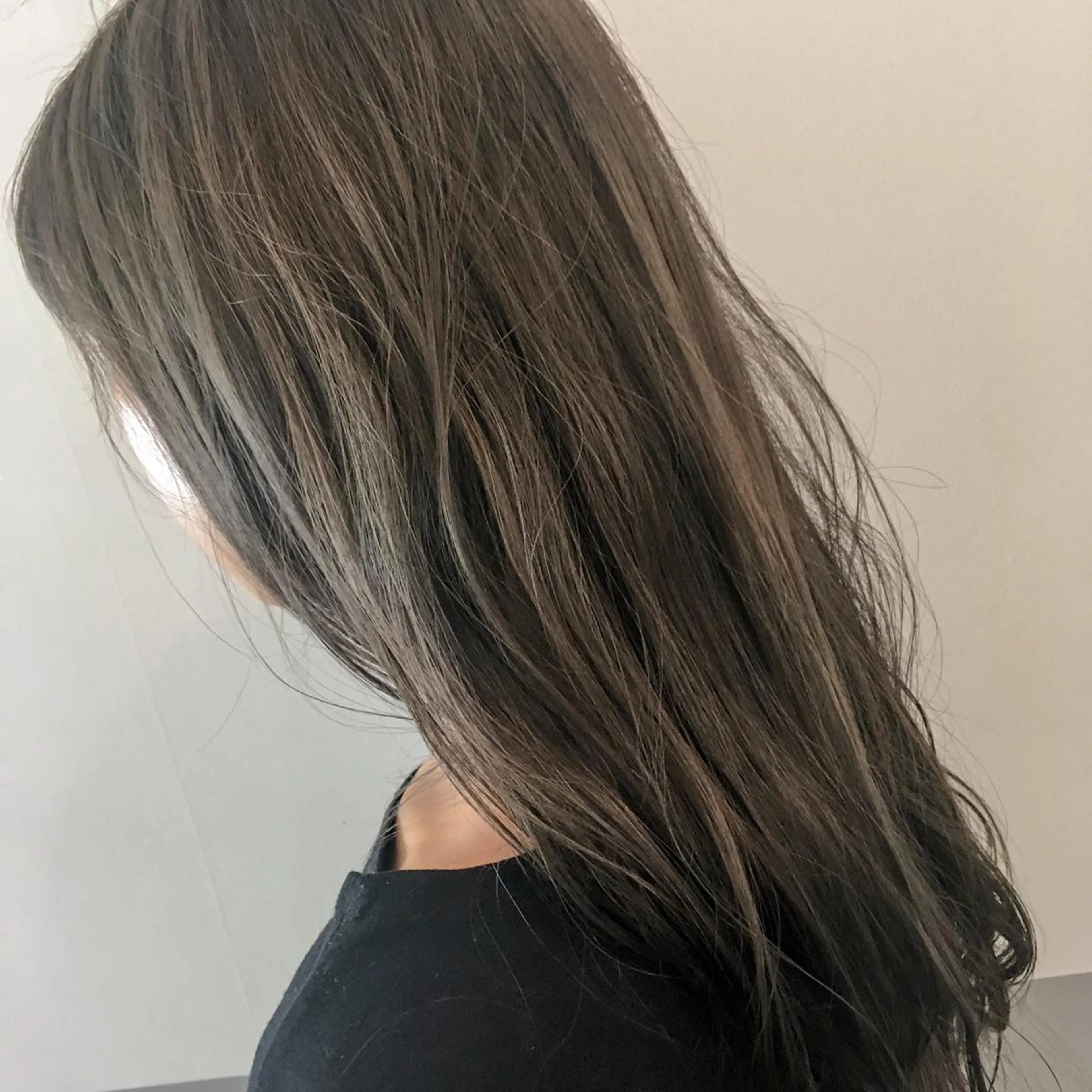 ロング カラー RINA🧤 デザインとボブのヘアスタイル