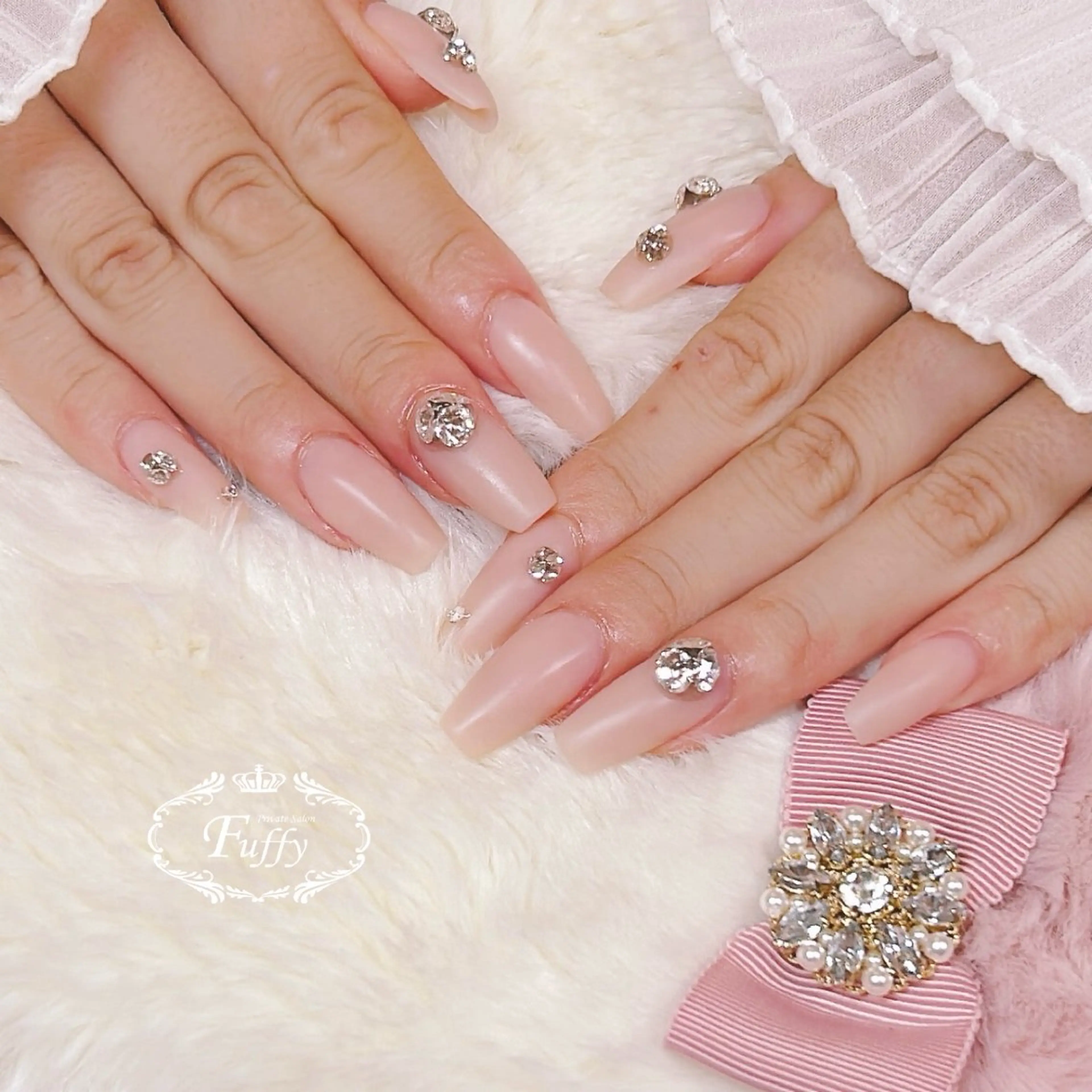 ネイル ストーンネイル ハンドネイル Fuffy所属・フーフィー Fuffyのネイルデザイン