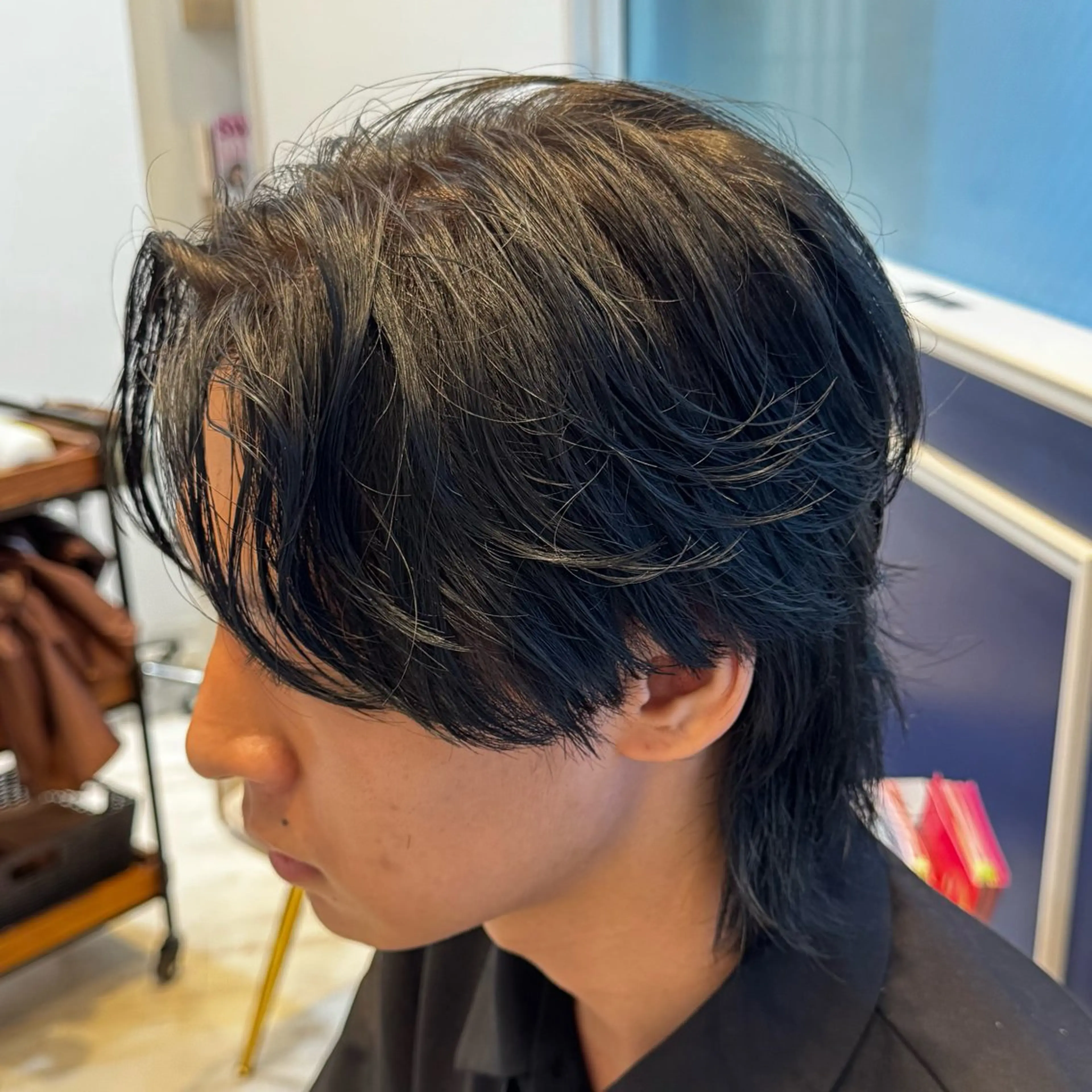 ショート カラー パーマ メンズ メンズパーマ 黒髪 ブルーカラー ブルーブラック ニュアンスパーマ カット パーマ 吉田 新平のヘアスタイル