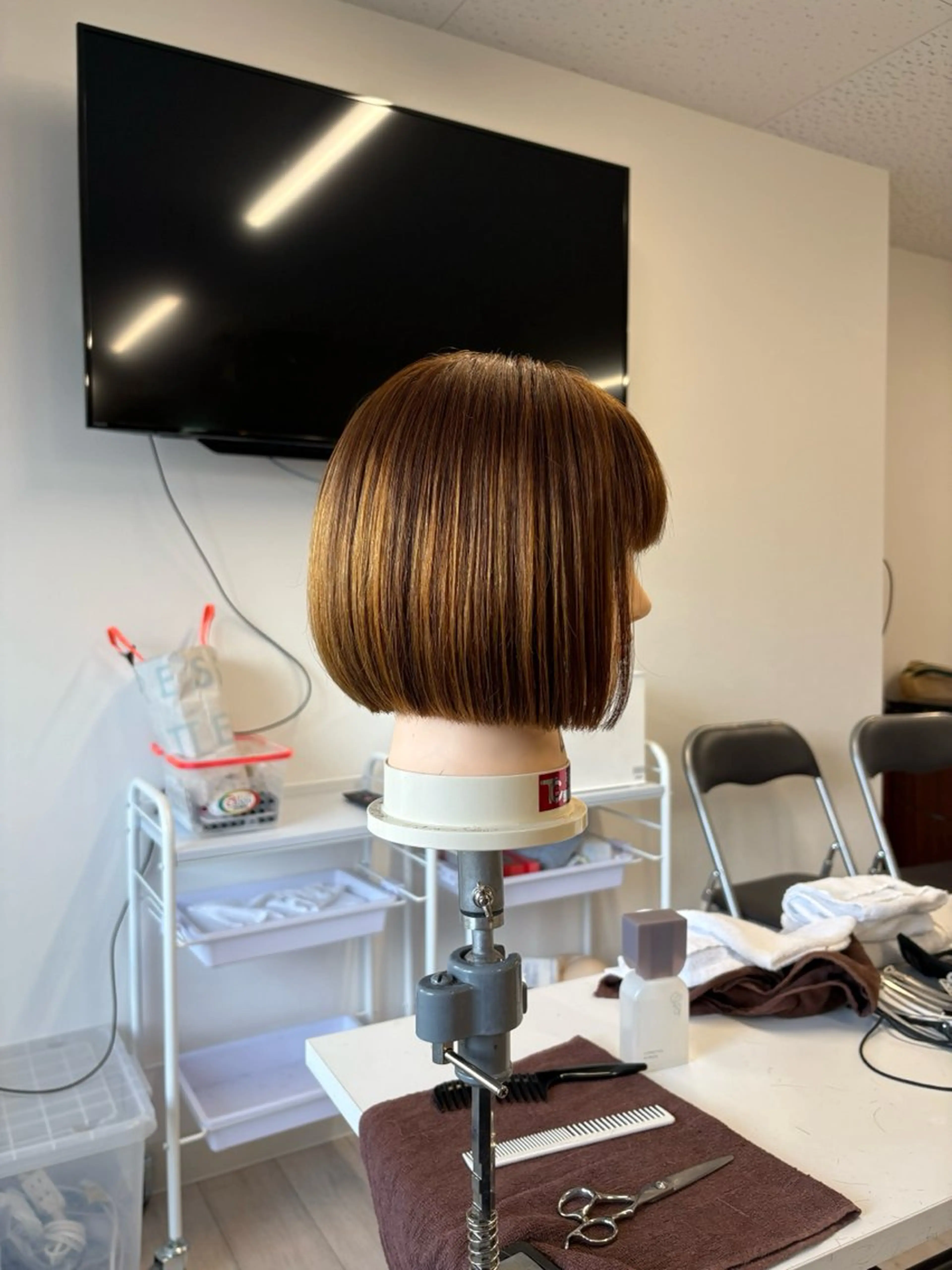 ミディアム i feel  AVEDA瑞江所属・麥生田 秀太のヘアスタイル