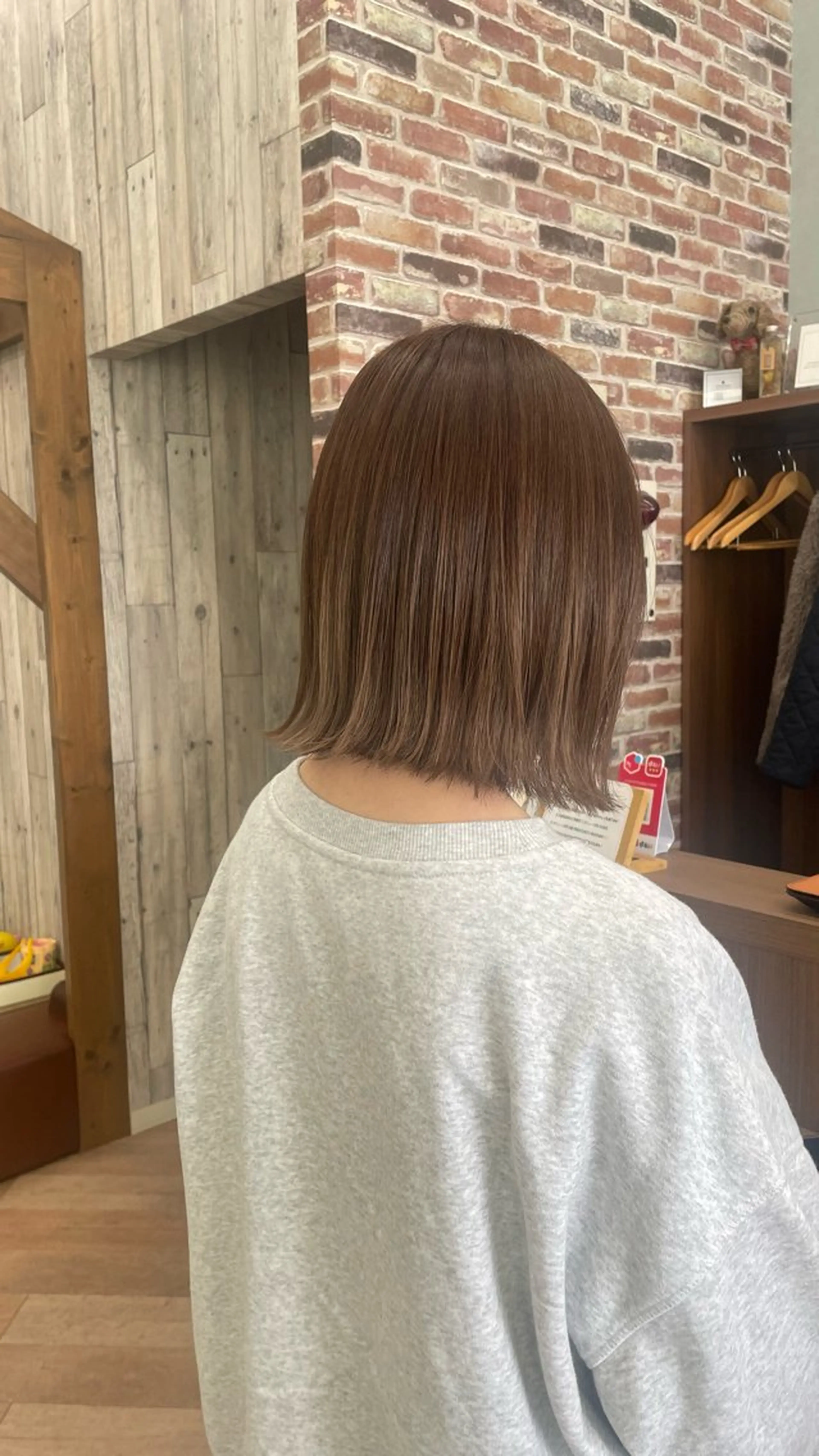 ミディアム カット ヘアカラー シミズ カエデ🍁のヘアスタイル
