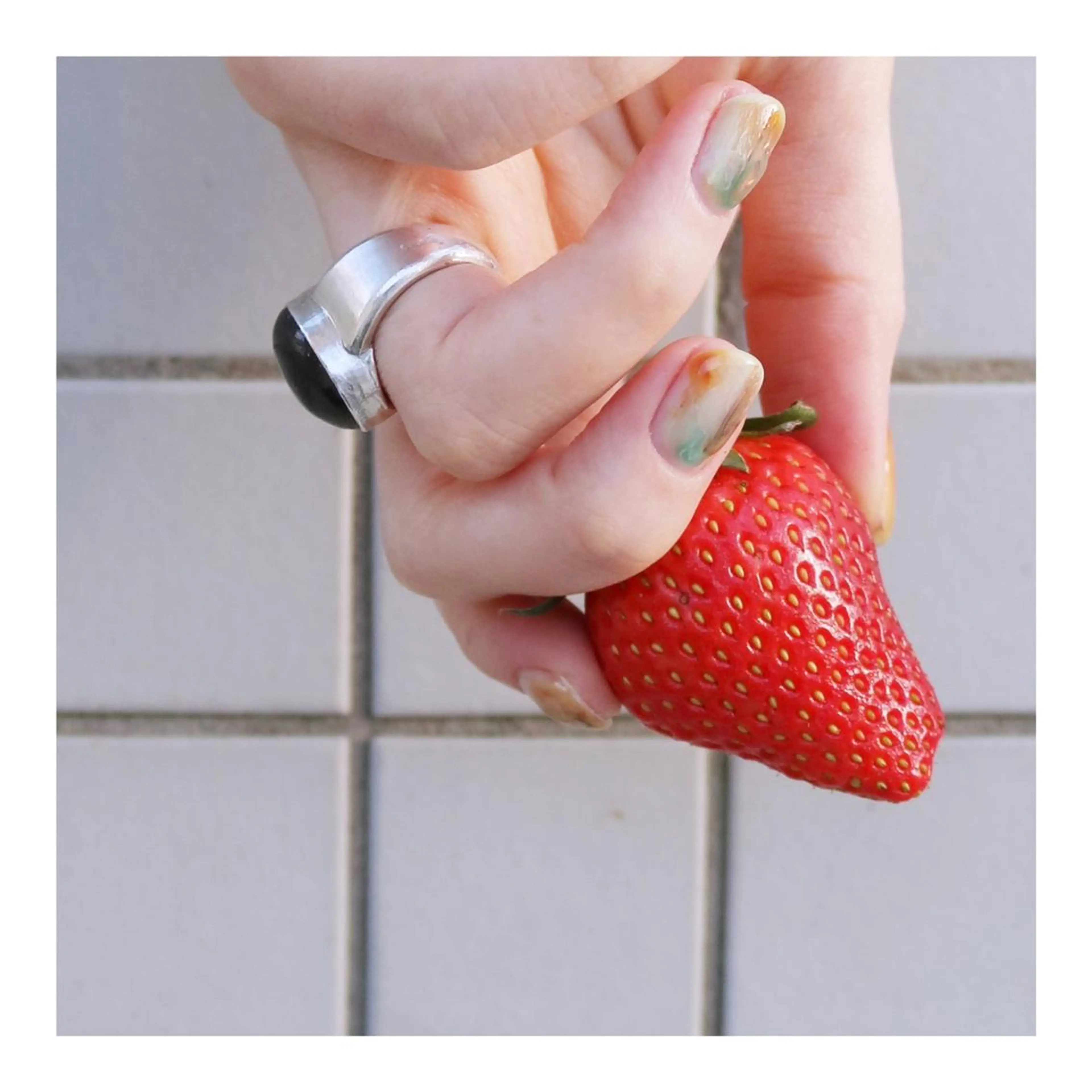 ⚠️10/23.24.26.27.29ご予約限定⚠️《ハンド》💅🏻ワンカラーorラメグラ✨【オフ有り】の写真