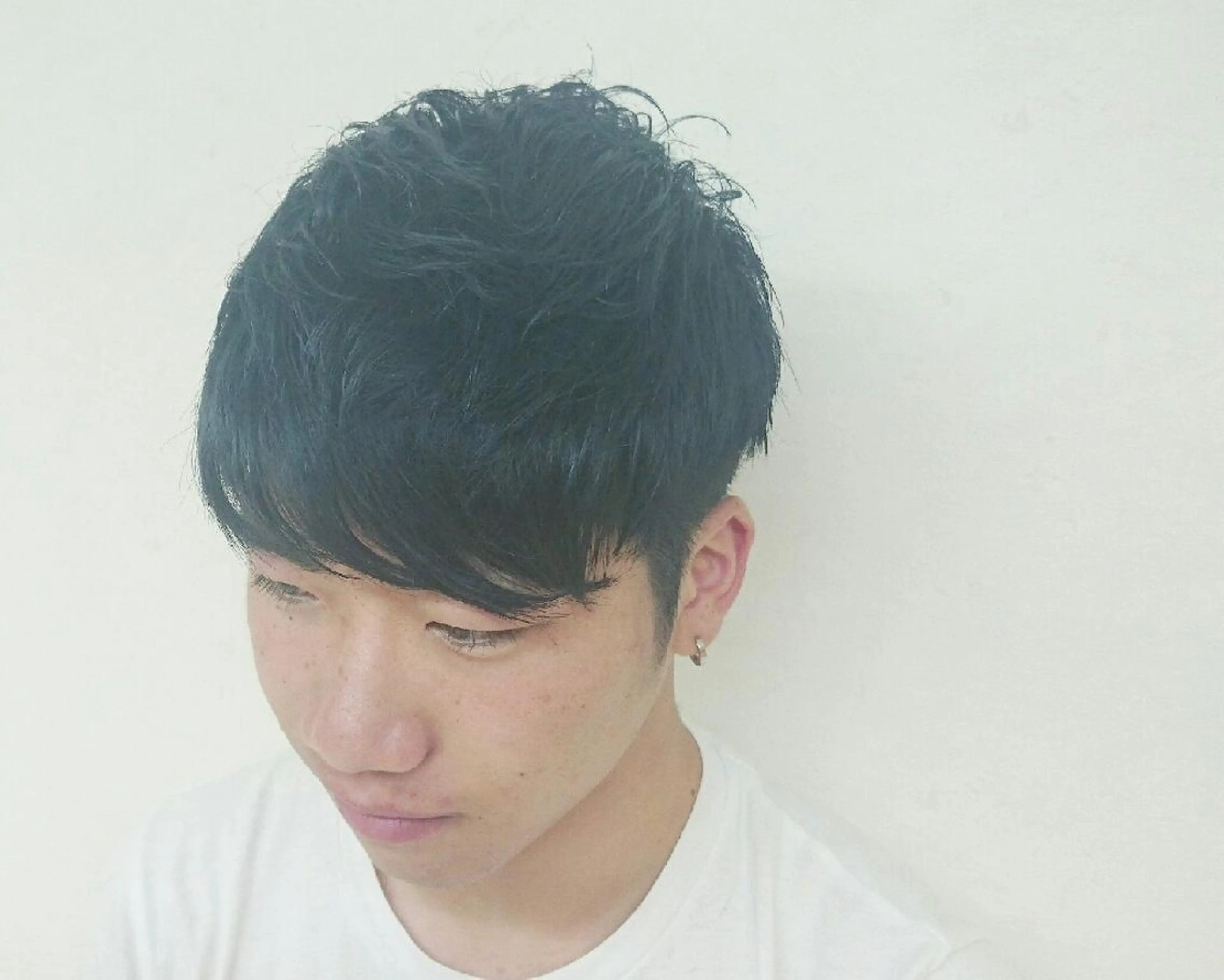 メンズ ショート カラー 透明感ハイライト◎ 伊藤夏海のヘアスタイル