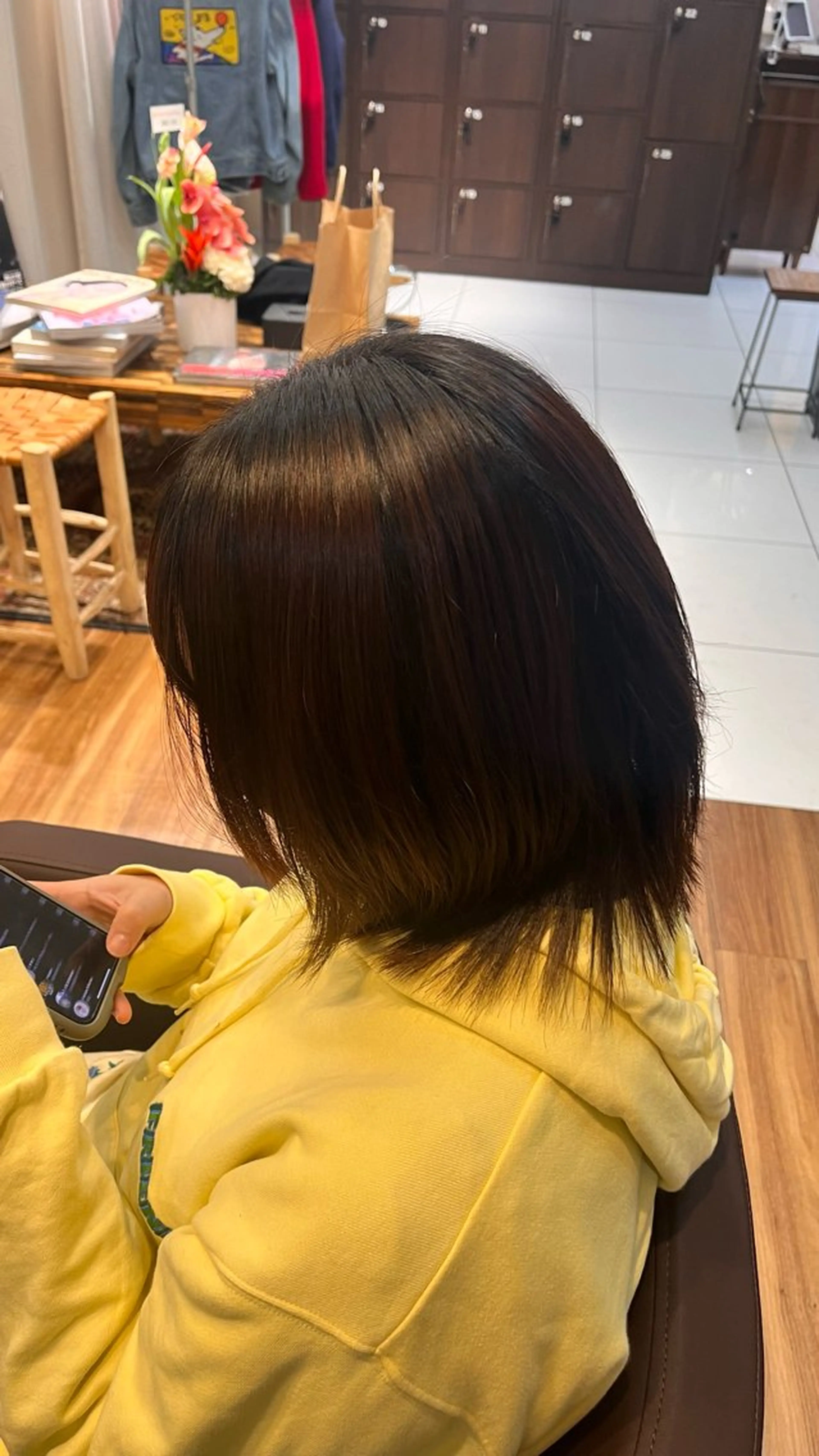 ミディアム 顔周りカット 縮毛矯正 須佐美 悠仁のヘアスタイル
