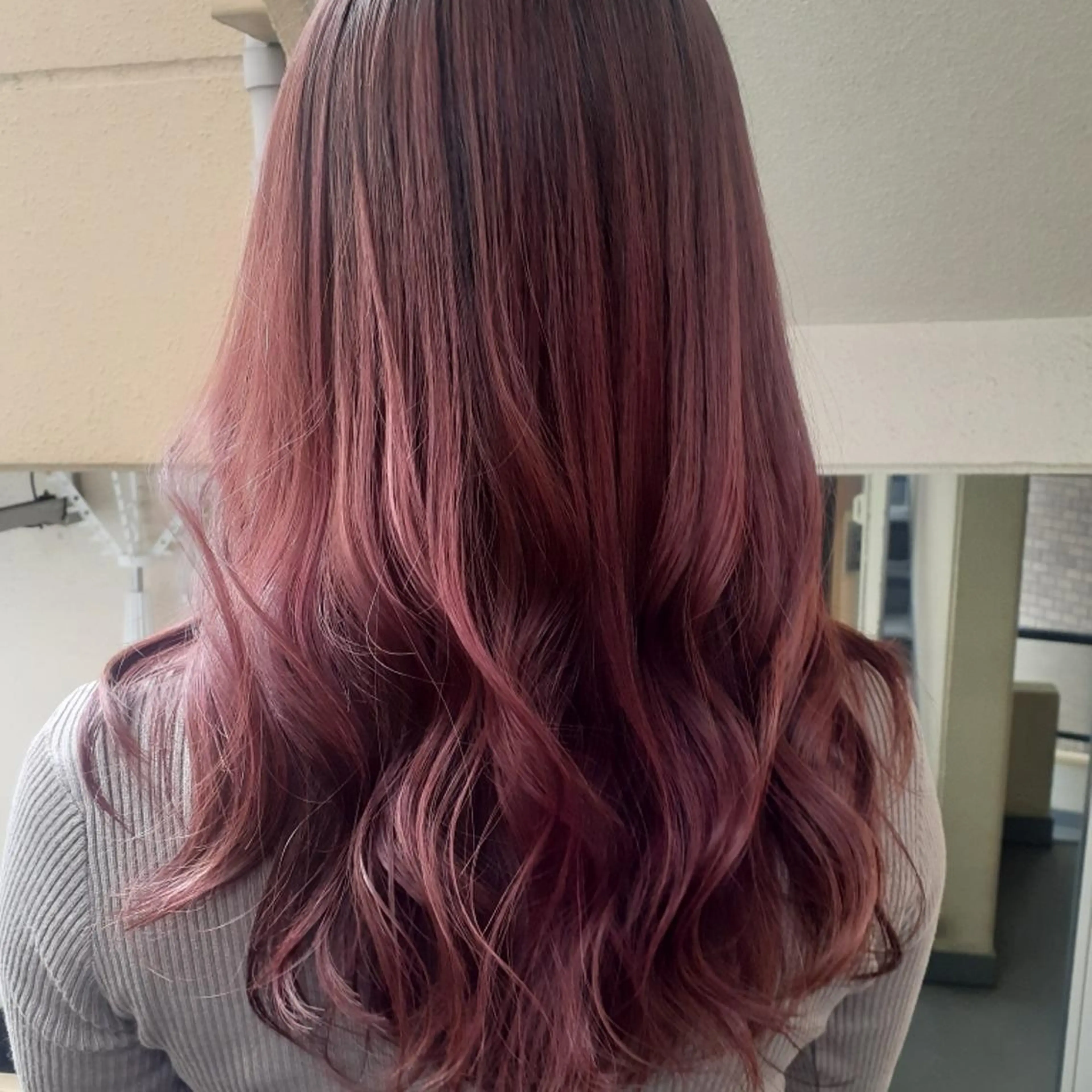 ロング カラー ピンクカラー バイオレットカラー ヘアカラー トリートメント 🔳髪質改善🔳 岡本陽のヘアスタイル