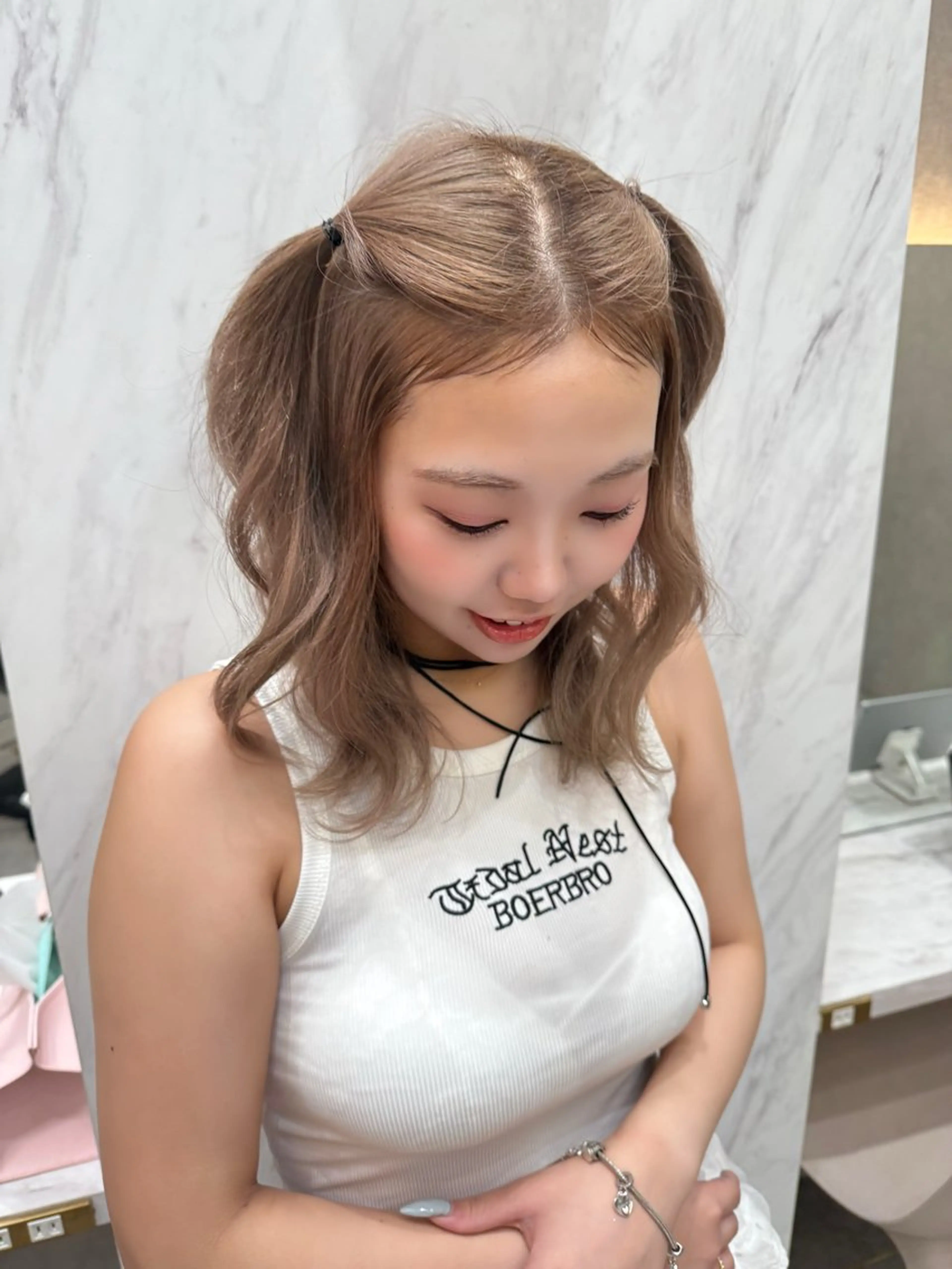 ミディアム カラー パーマ カット パーマ ケアブリーチ 韓国レイヤーKYONのヘアスタイル