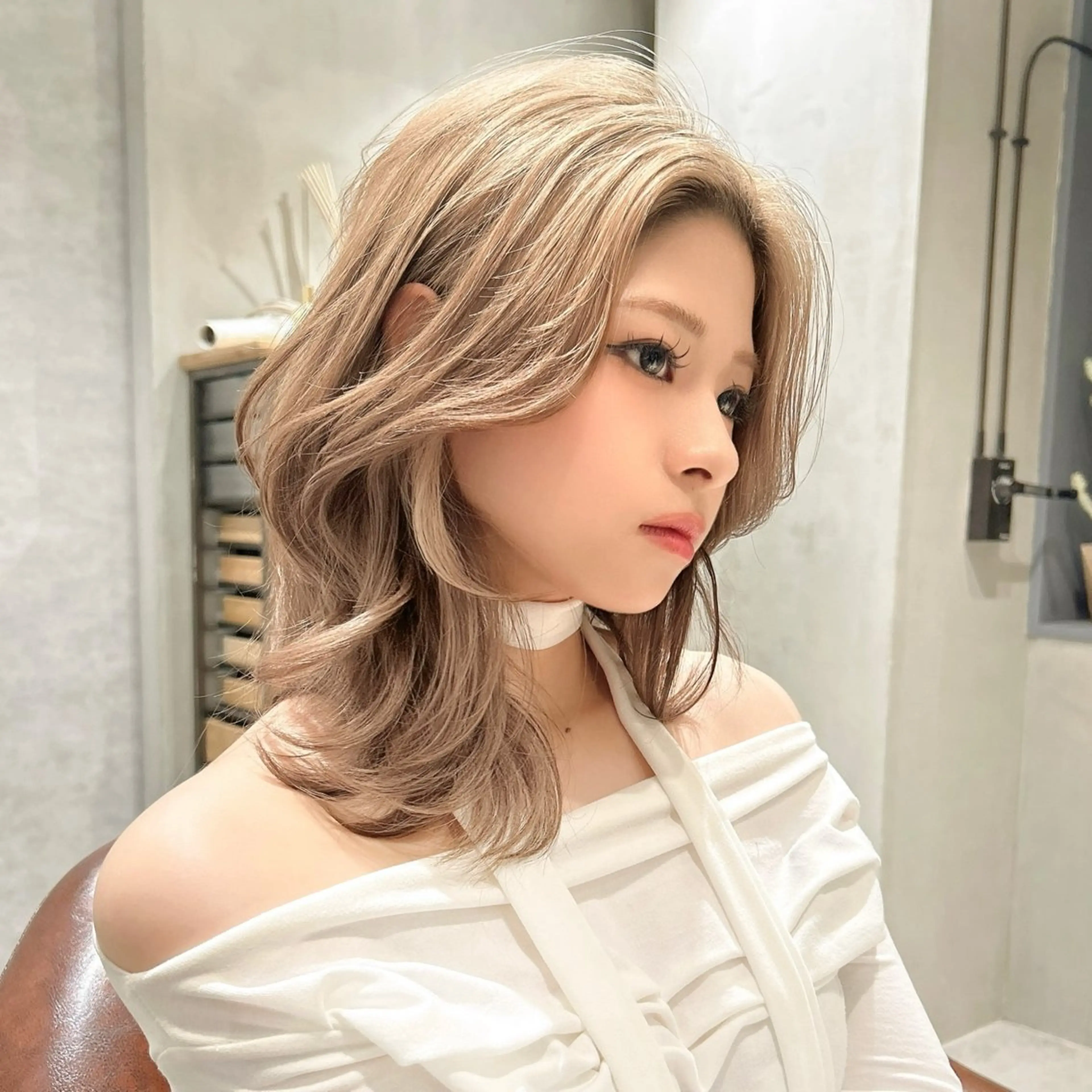 ミディアム レイヤーカット カット ヘアカラー トリートメント 🥇KEN /人気指名殺到中‼️のヘアスタイル