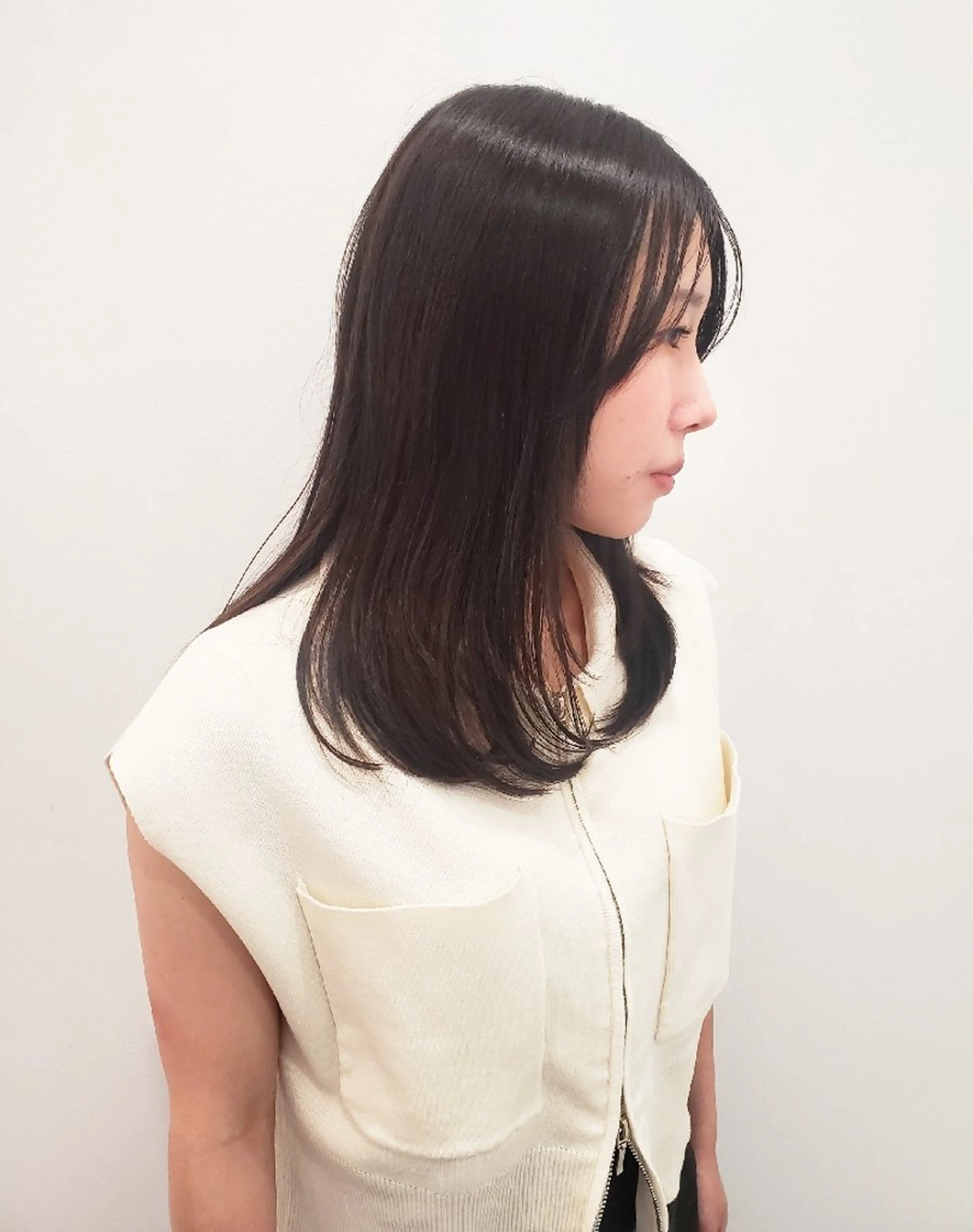 ミディアム カラー アッシュ 齋藤 愛美のヘアスタイル