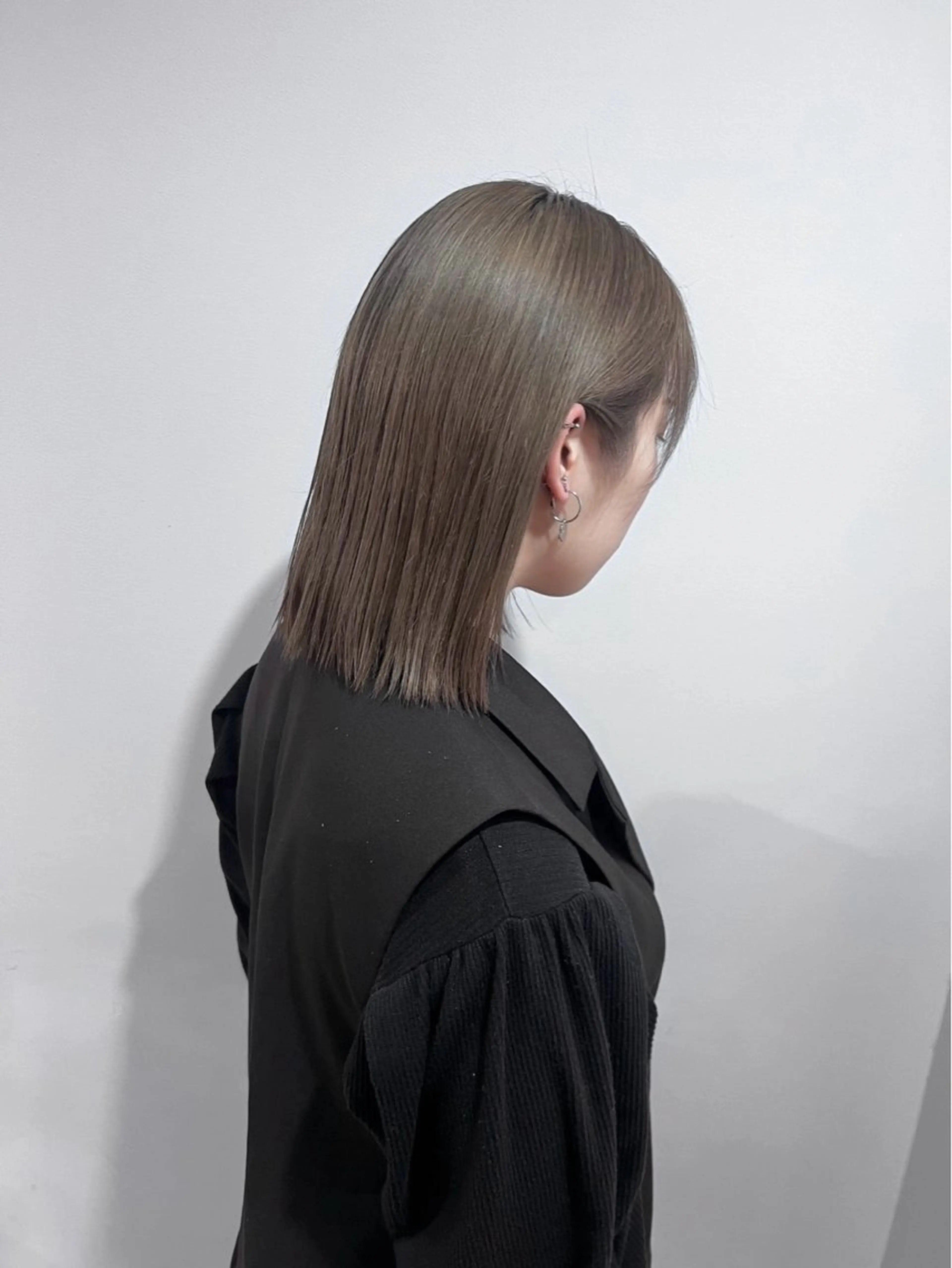 ミディアム カラー ヘアカラー 西田 美桜のヘアスタイル