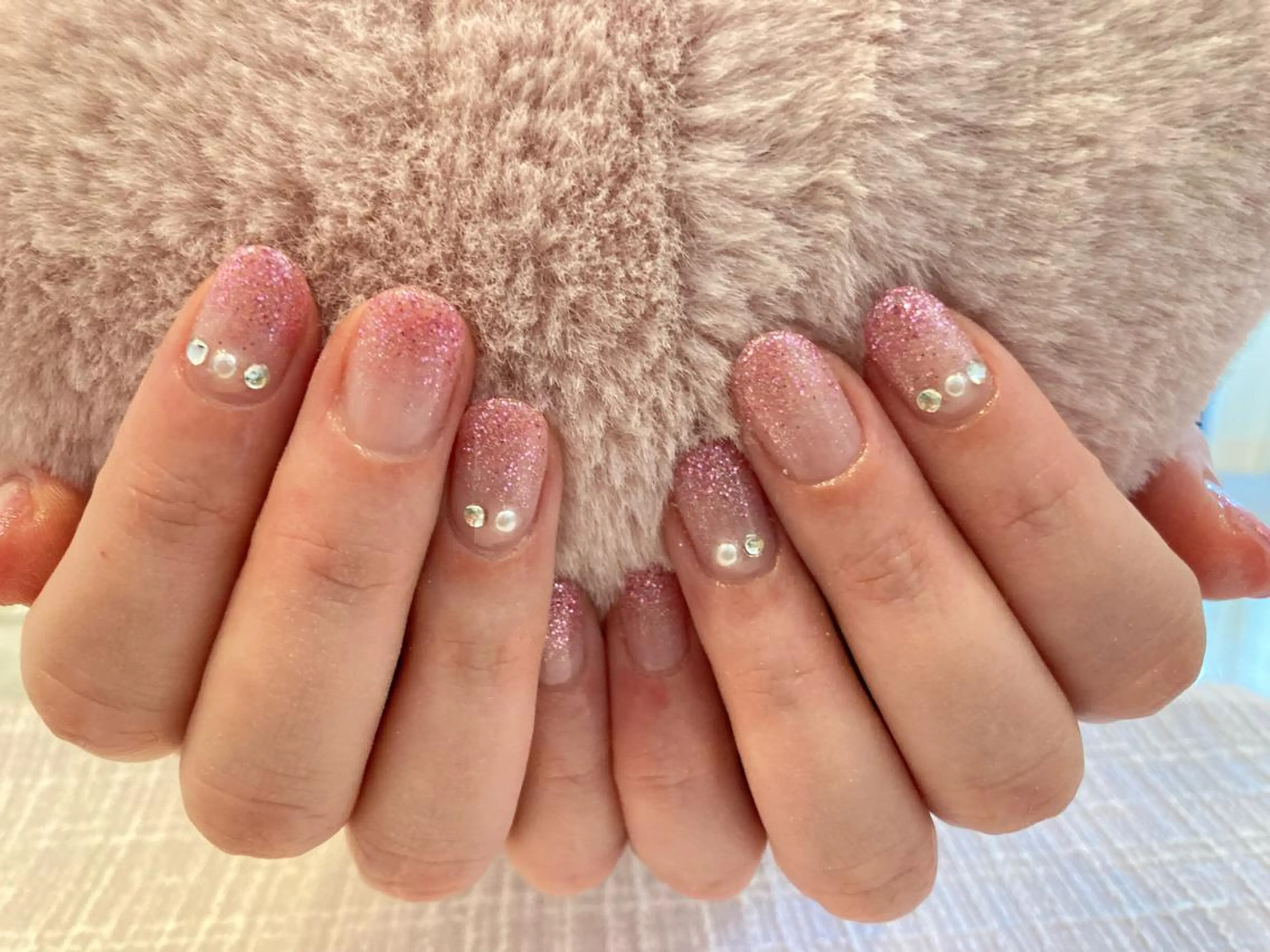 ネイル ラメ(グリッター) ラメグラデーション シンプルネイル Lisa’s Salonのネイルデザイン