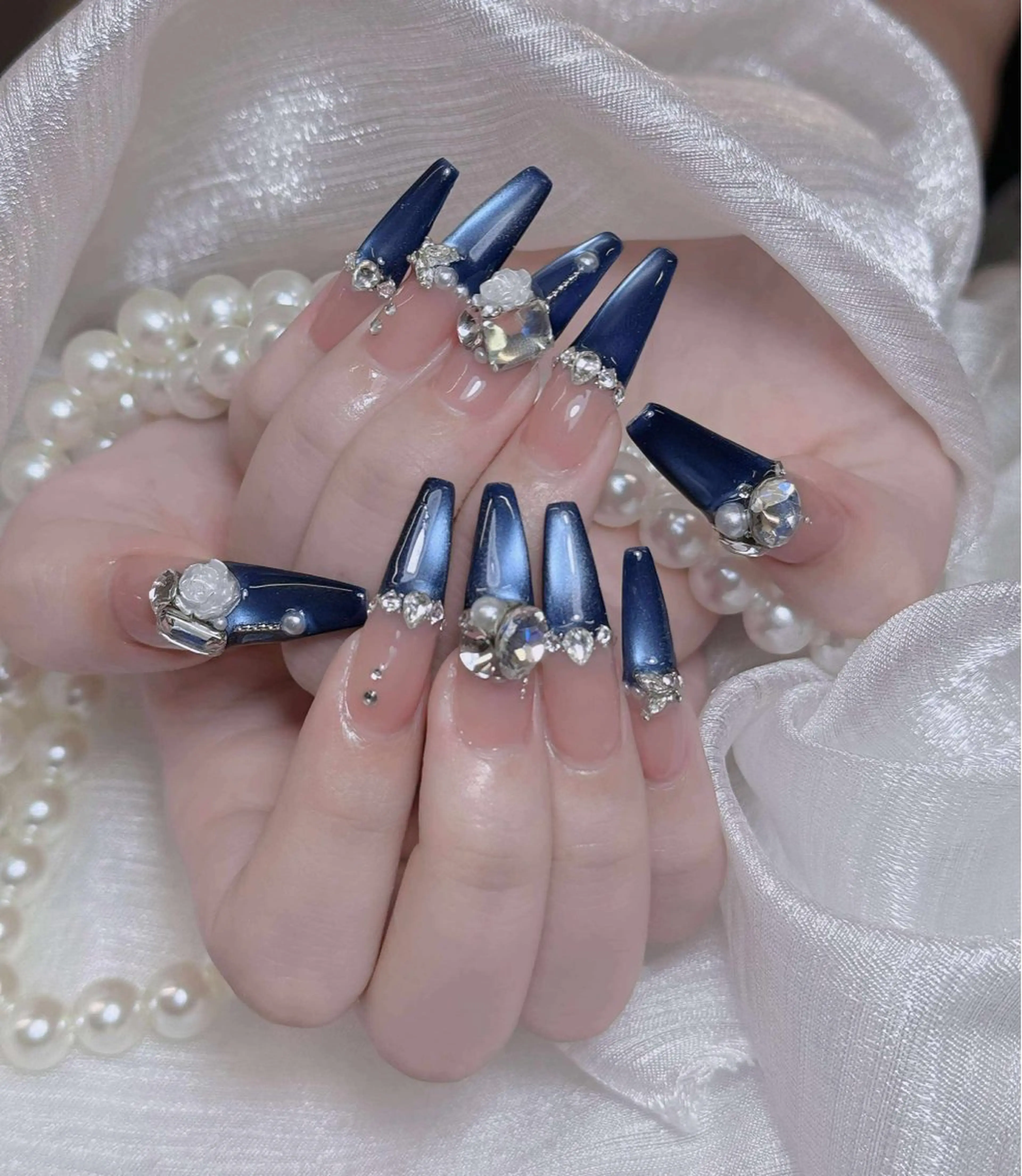 ネイル オーロラネイル チークネイル フットネイル フレンチネイル 韓国ネイル ハンドネイル Lumi Nail 新大久保3‘のネイルデザイン