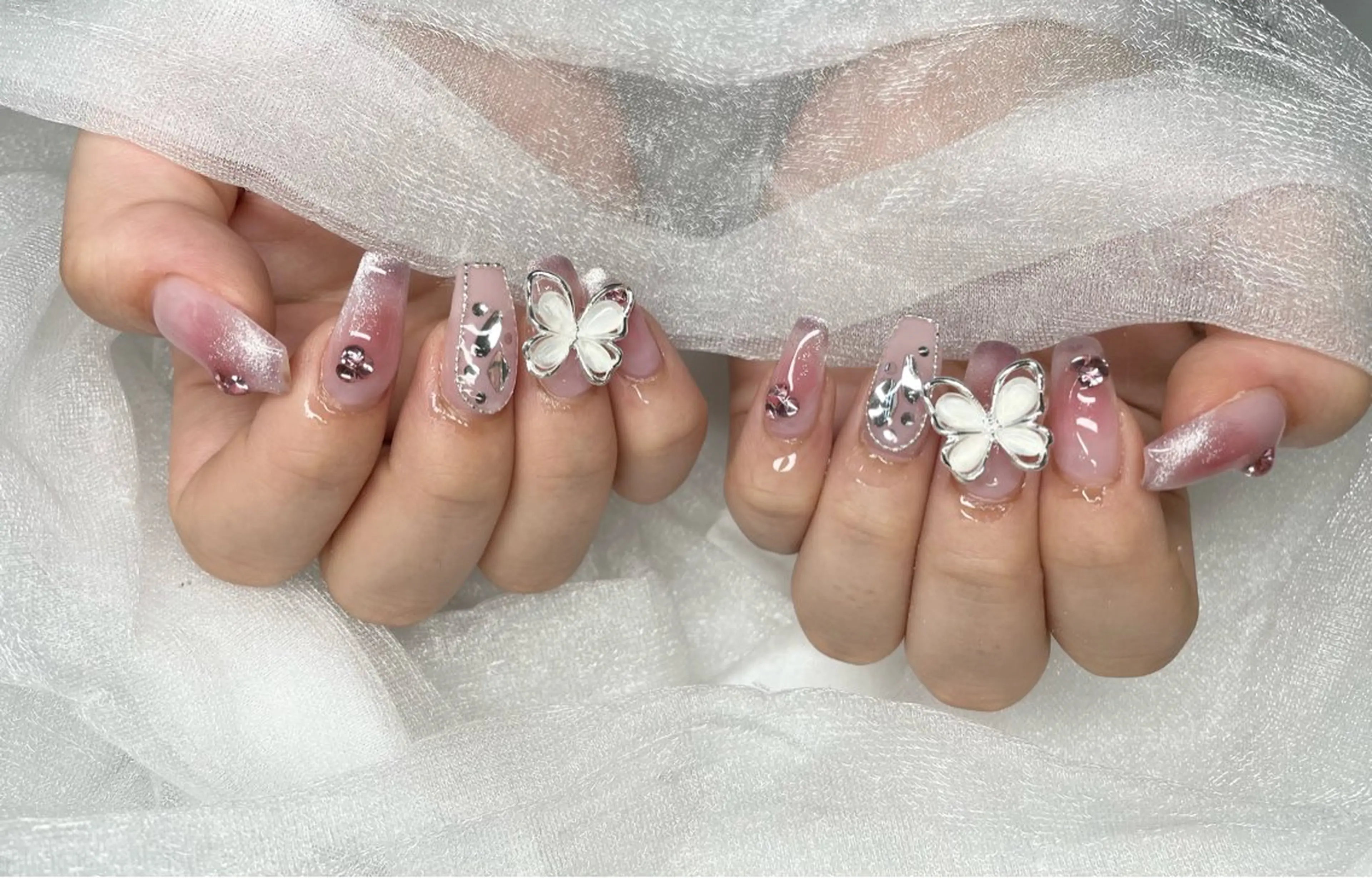 ネイル ハンドネイル Roi〈ロワ〉 Minakoのネイルデザイン