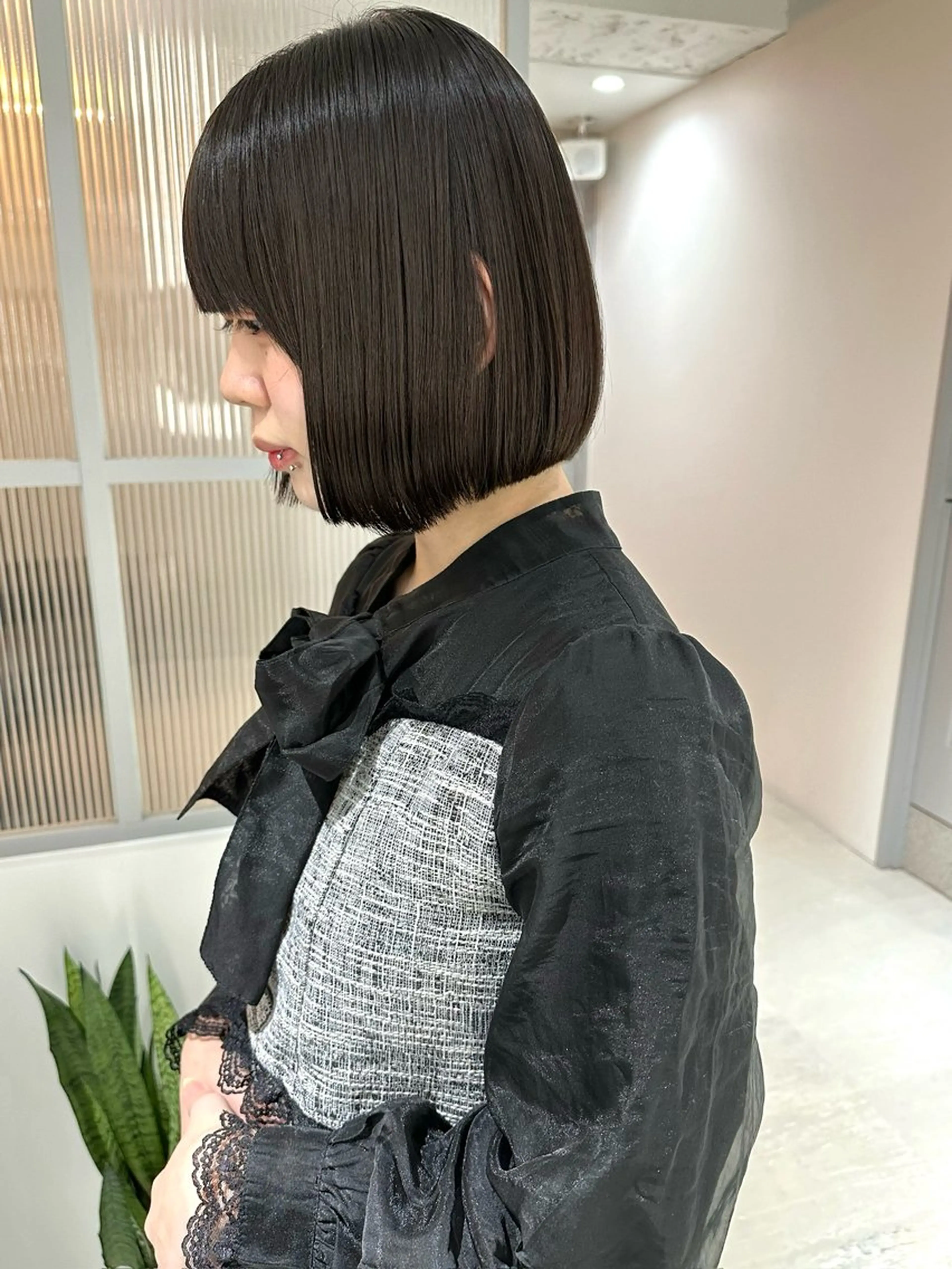 ショート 髪質改善 似合わせカット 縮毛矯正 トリートメント カット 縮毛矯正 トリートメント 💖褒められサラ艶髪 💖髪質改善💖本木のヘアスタイル