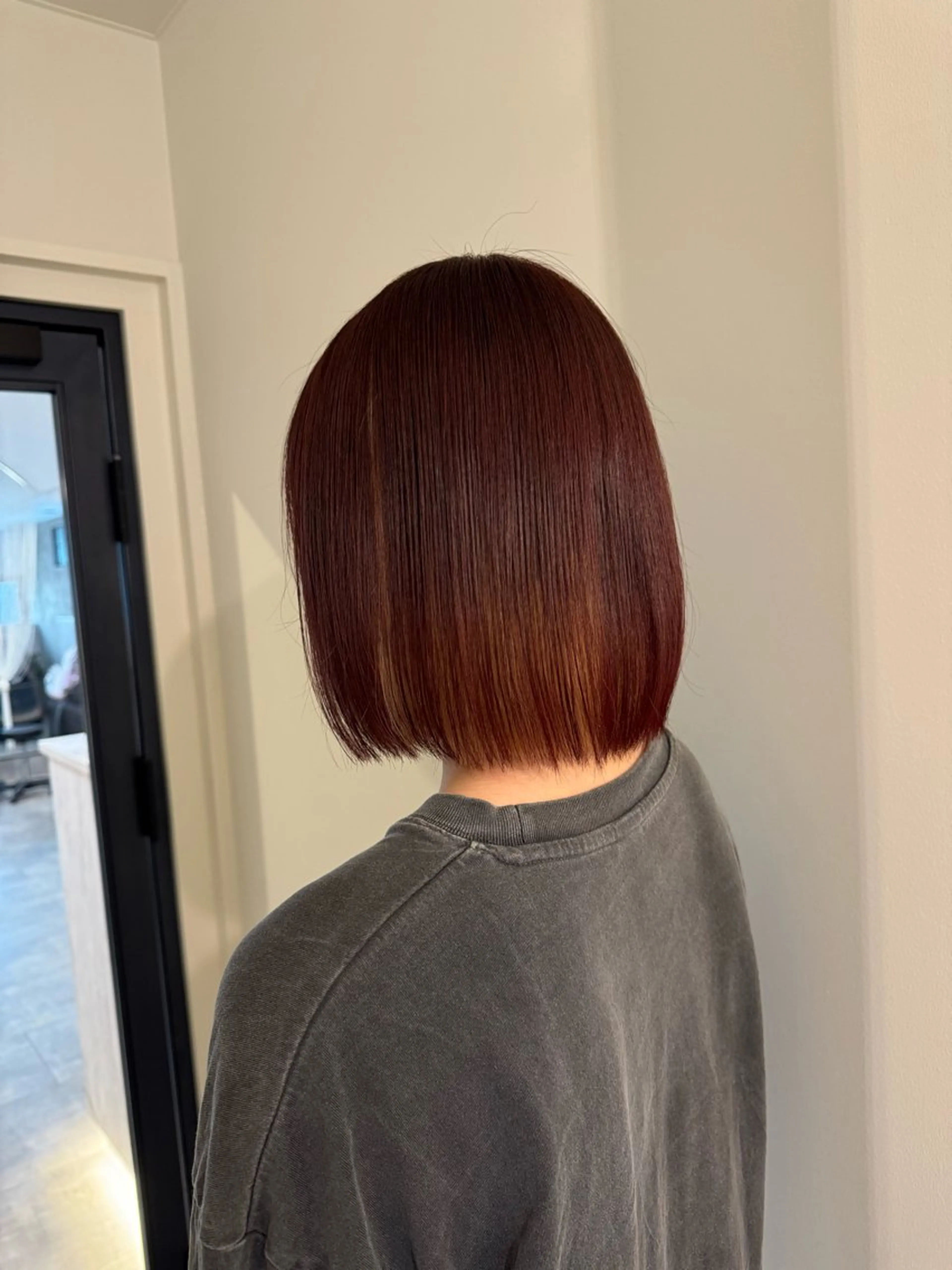 ミディアム カラー インナーカラー レッドカラー ヘアカラー 内沼 恵留菜のヘアスタイル