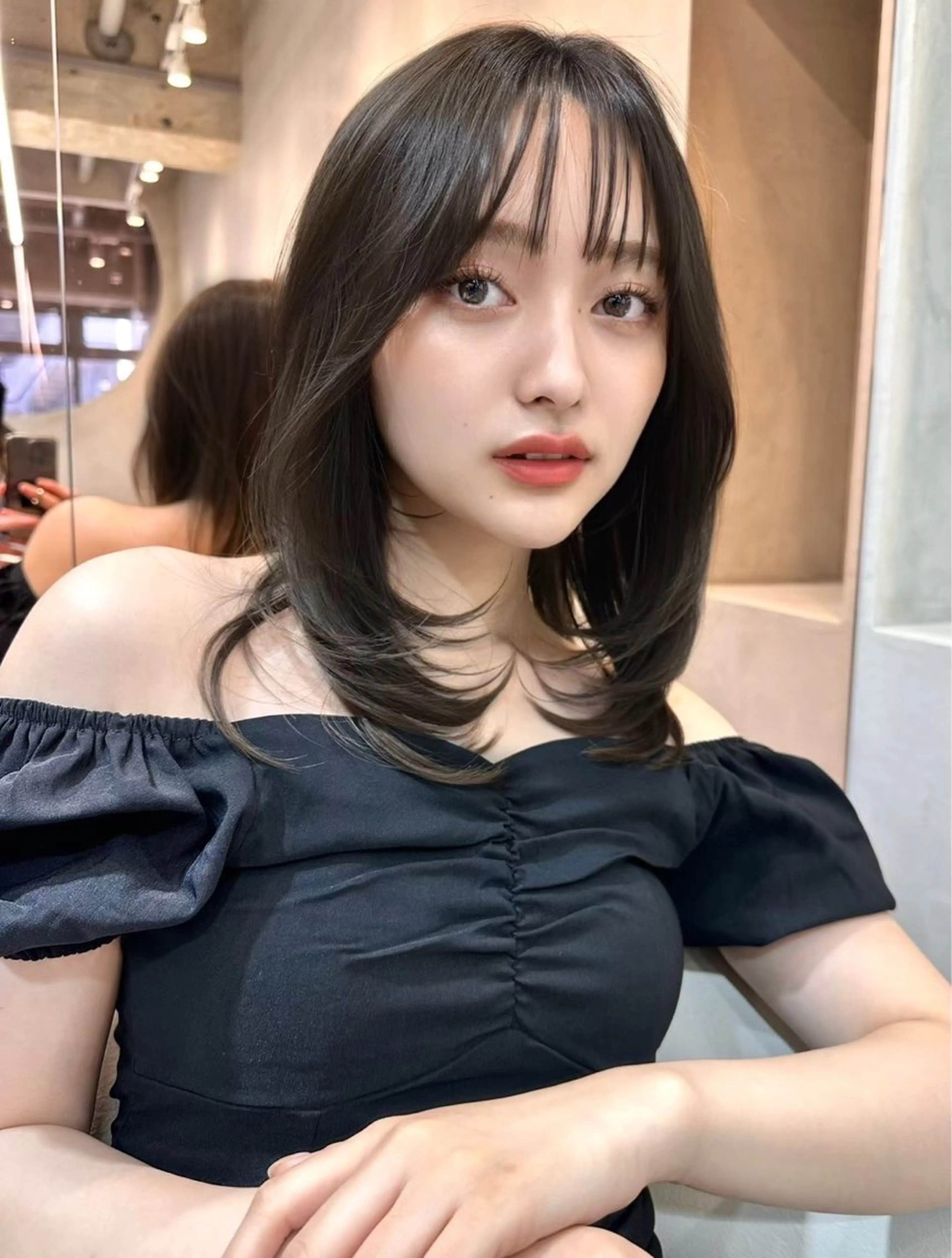 ミディアム くびれヘア 韓国風ヘア レイヤーカット カット ヘアカラー ささき すずねのヘアスタイル
