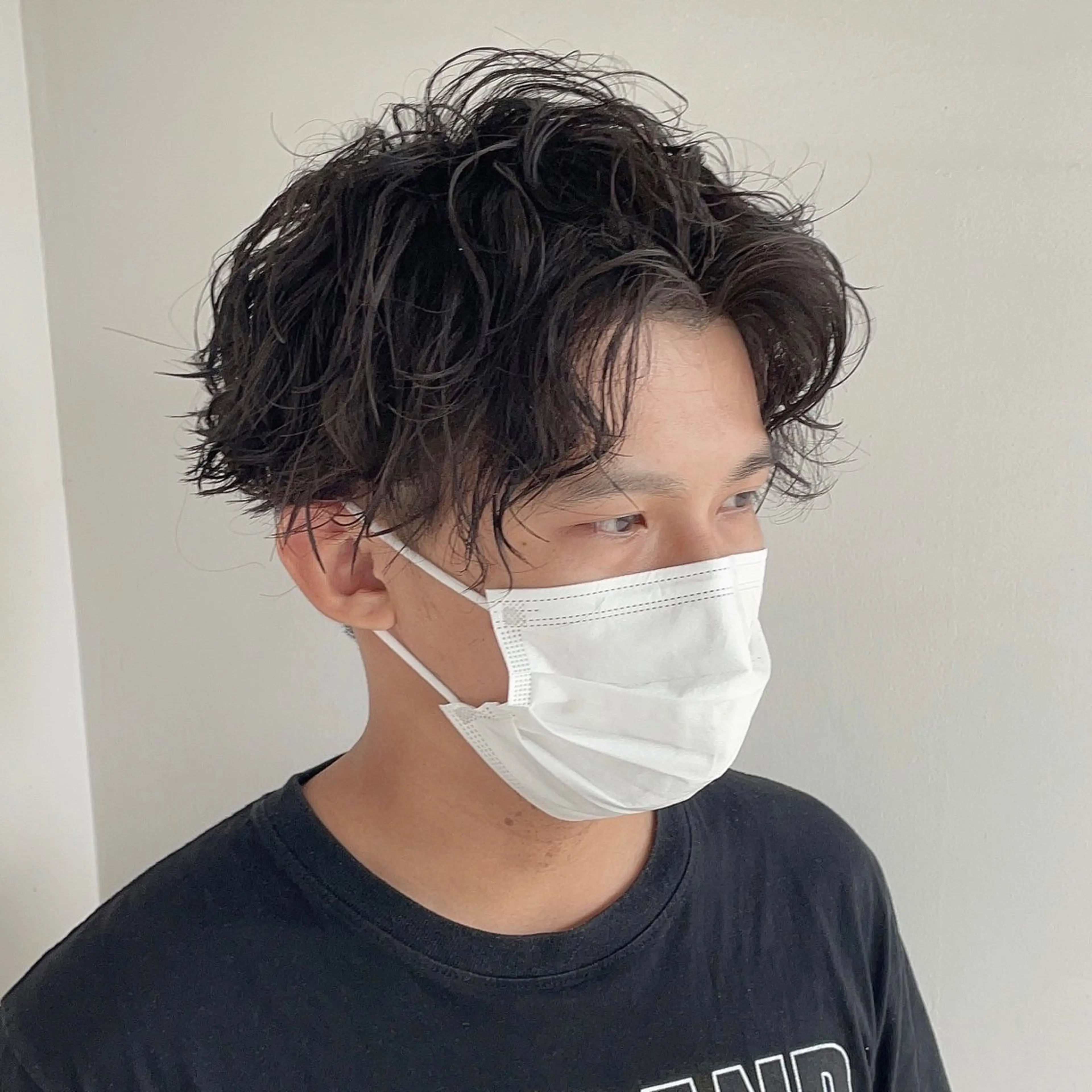 パーマ メンズ センターパート マッシュ メンズパーマ プードルパーマ スパイキーショート 博多No.1 メンズパーマ美容師のヘアスタイル
