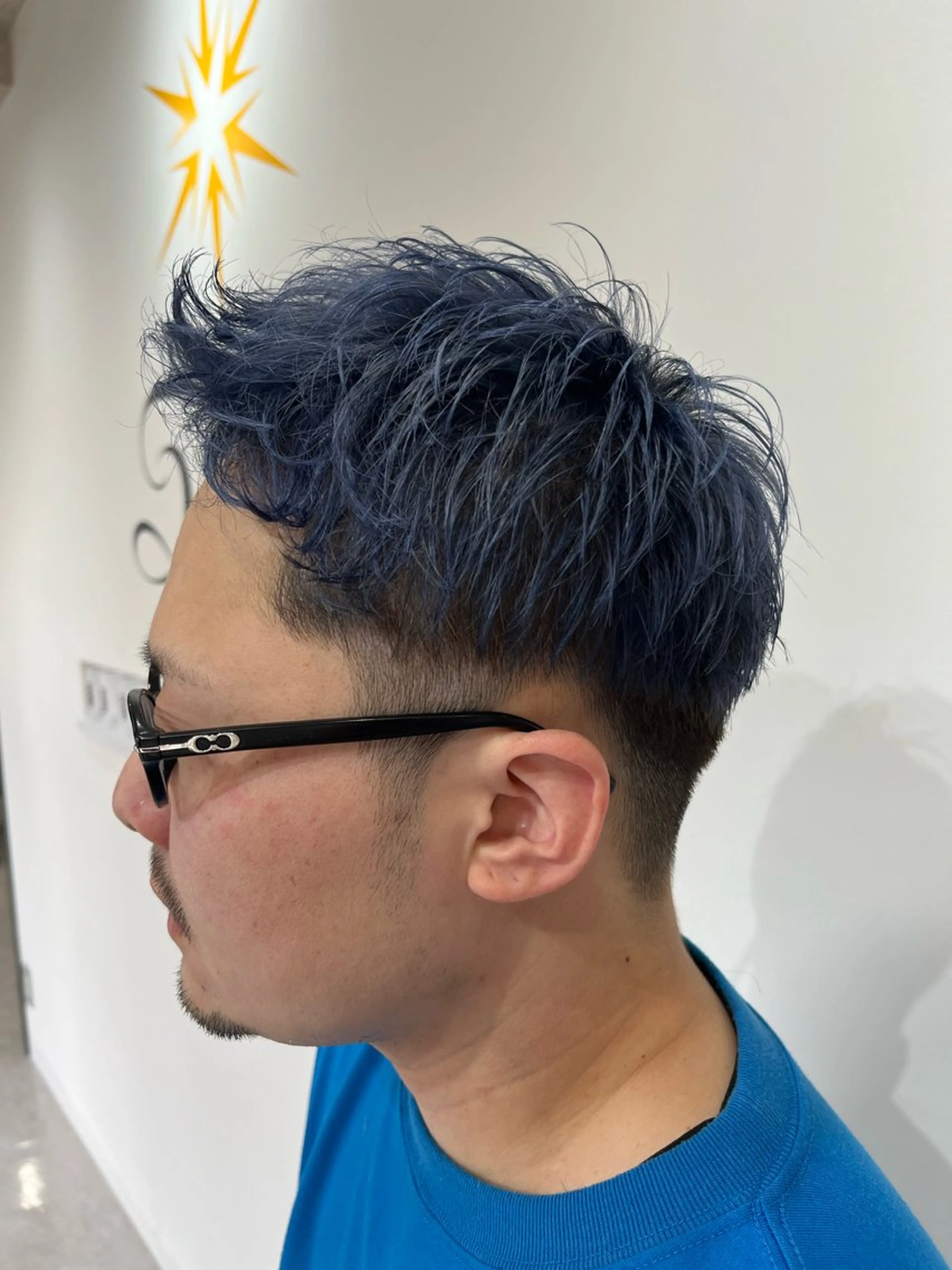ショート カラー メンズ メンズブリーチ ブリーチ ネイビーカラー ヘアカラー トリートメント メンズカット/ マッシュ/颯太のヘアスタイル