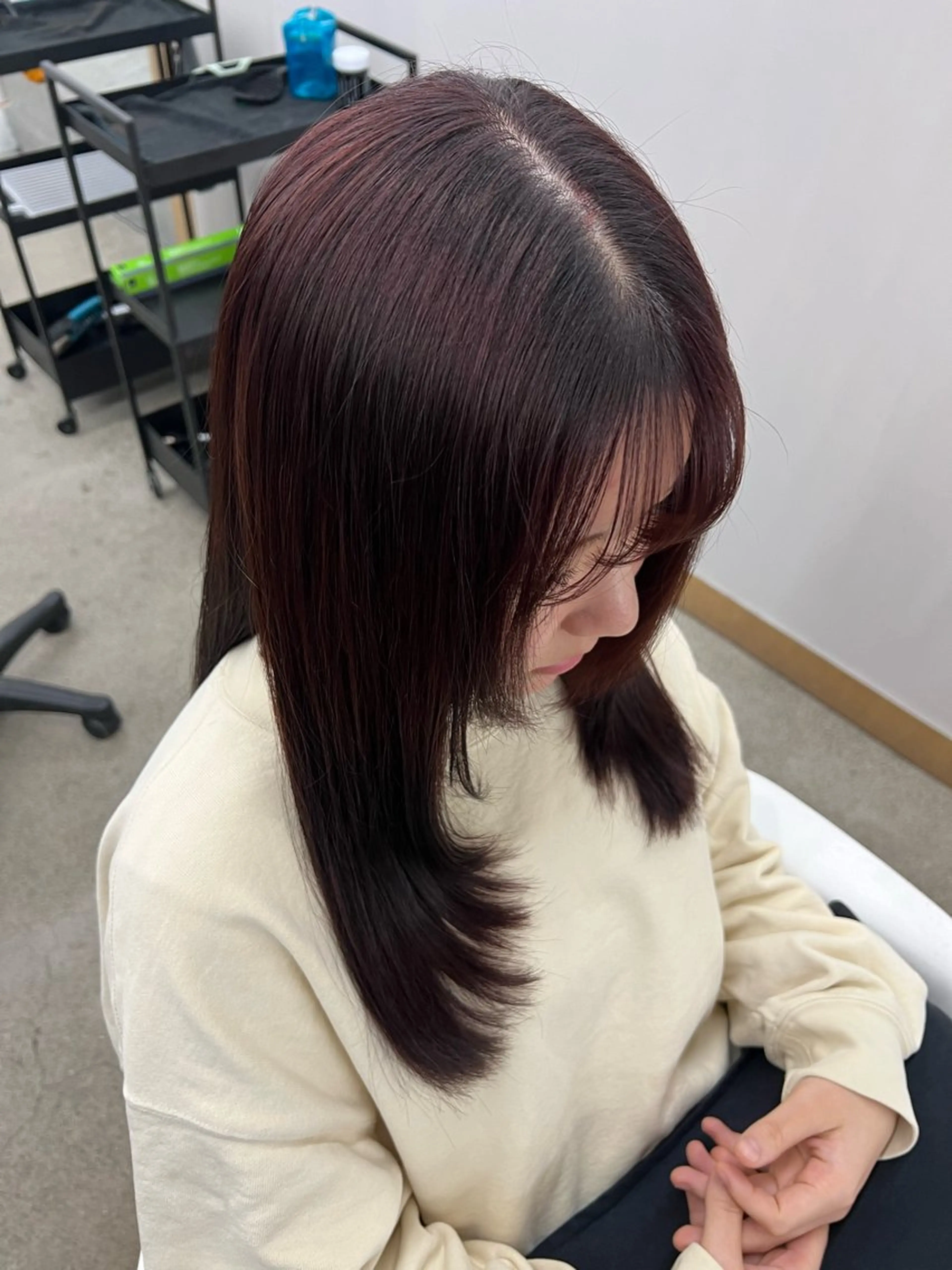 ロング レッドブラウン 顔周りカット 韓国風ヘア レイヤーカット カット ヘアカラー トリートメント build所属・秋山 花音のヘアスタイル