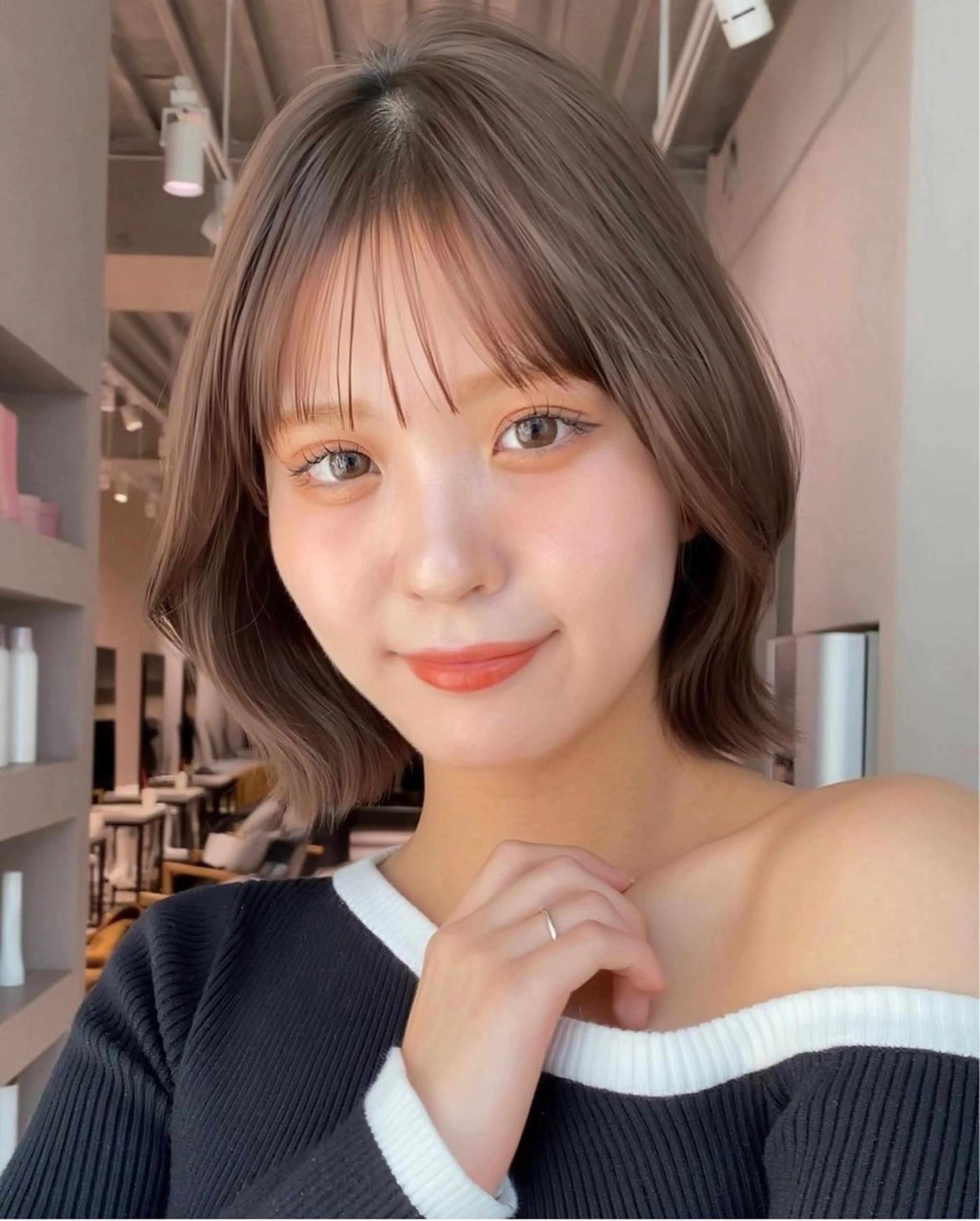 ショート ボブ くびれヘア ミディアムヘア Chifumiのヘアスタイル