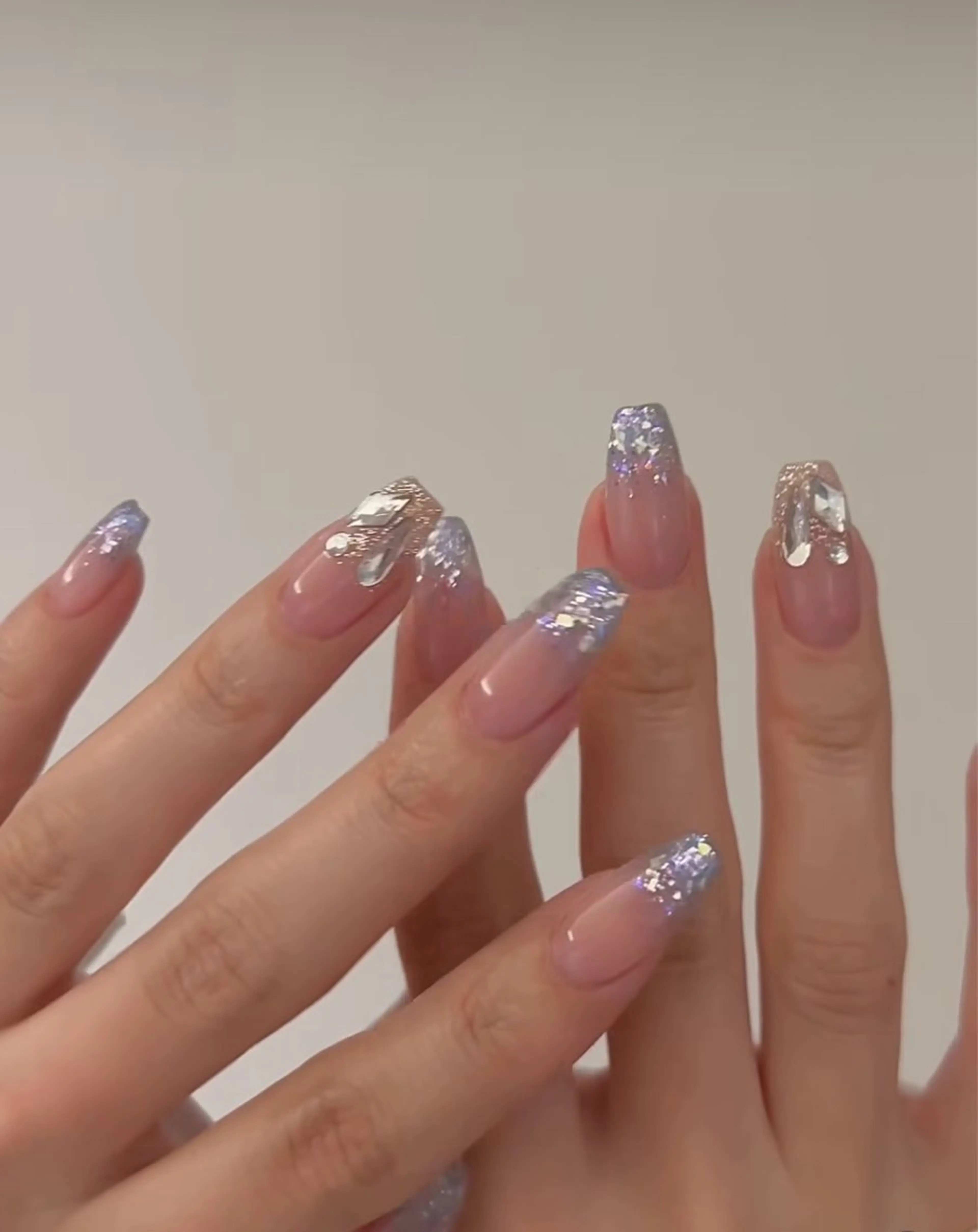 ネイル グラデーション ラメ(グリッター) ハンドネイル JISOO ANA.CHUOのネイルデザイン