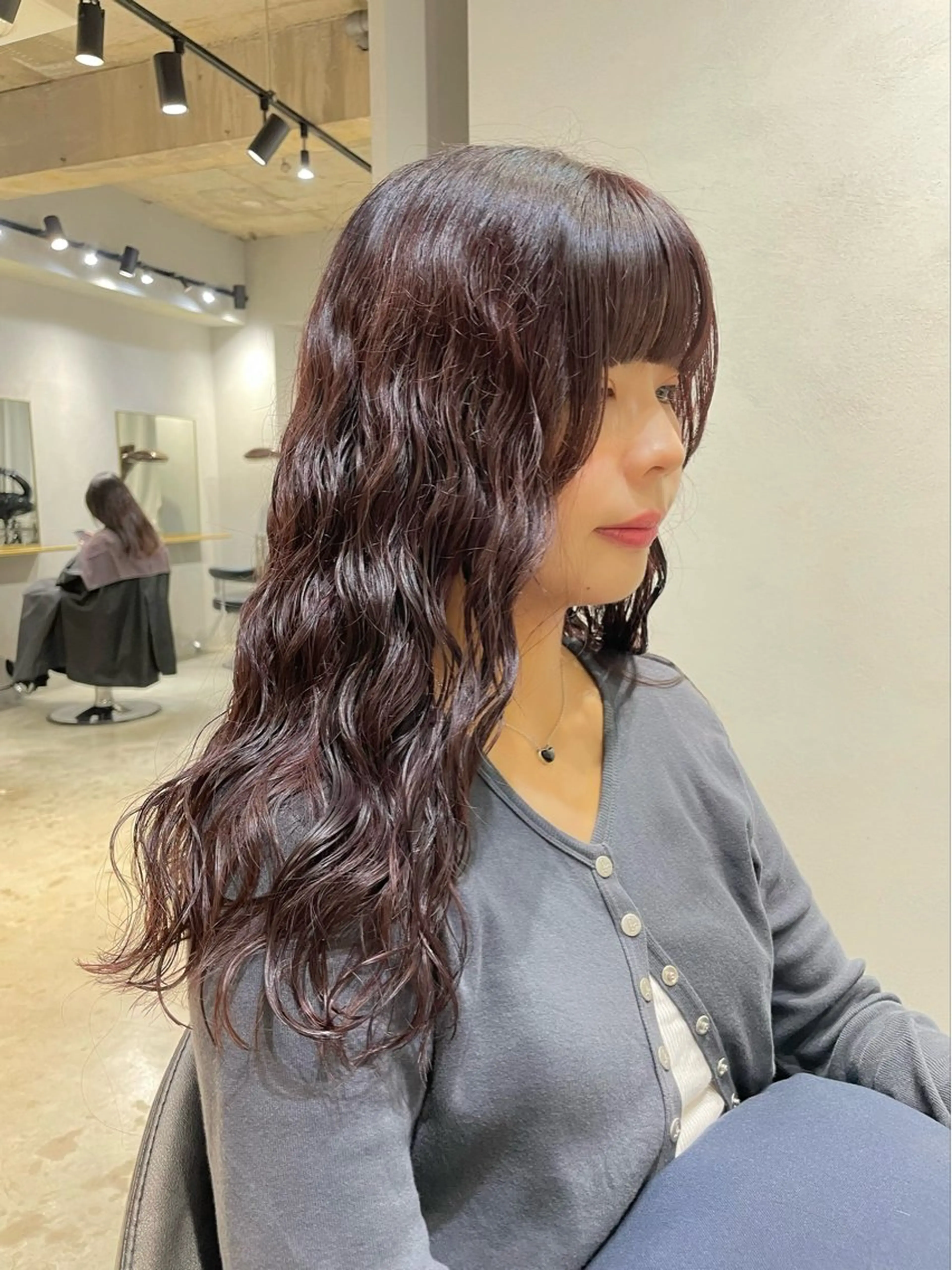 ロング カラー パーマ ブリーチ 髪質改善 縮毛矯正 カット ヘアカラー パーマ トリートメント 【arc】Ruri コテ巻き風パーマのヘアスタイル
