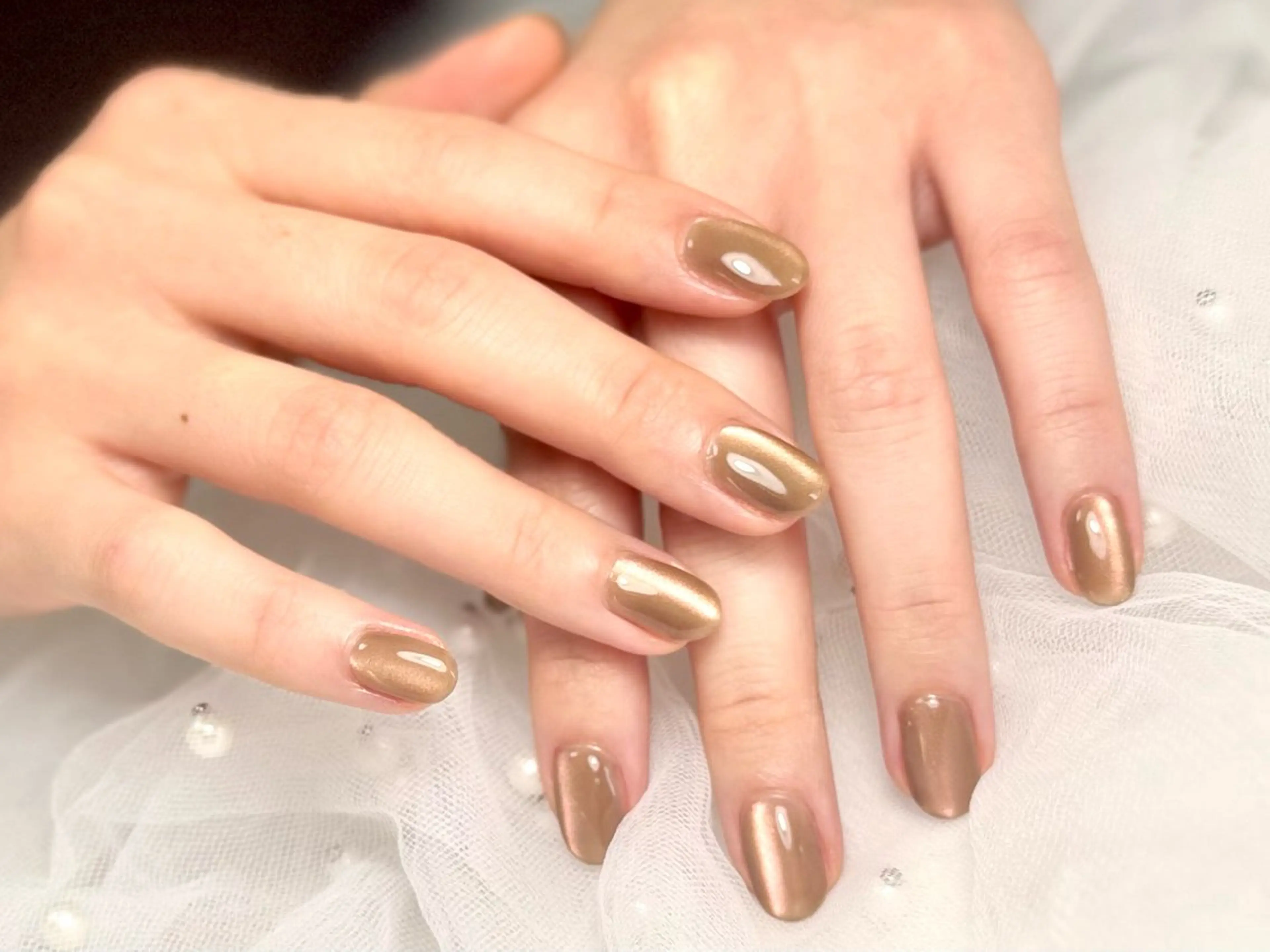 ネイル ブラウン ゴールド マグネットネイル 黄色 MILImili nailのネイルデザイン