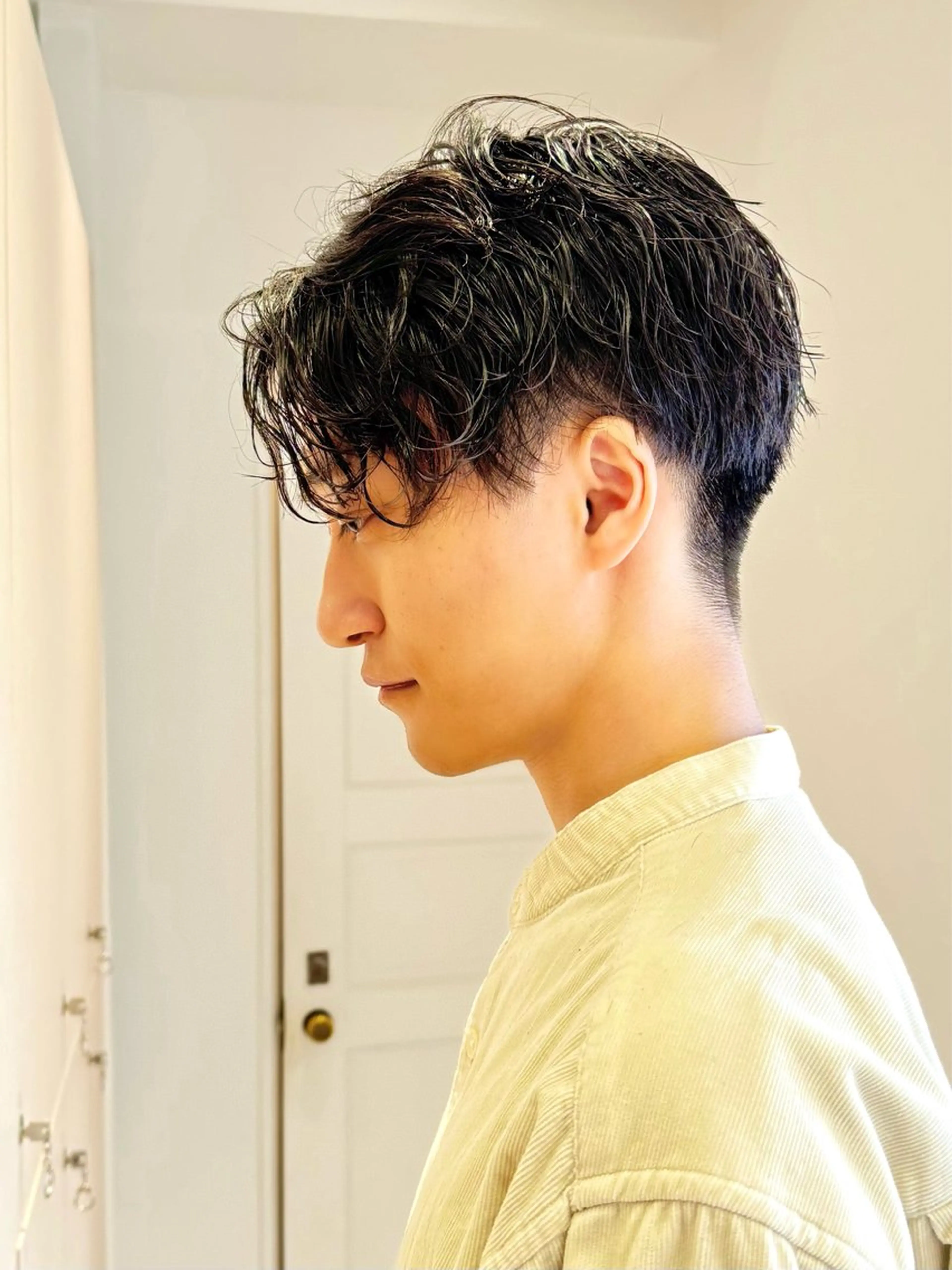 ミディアム カラー パーマ メンズ ミディアムパーマ メンズ韓国風 マッシュ メンズパーマ ツーブロック カット ヘアカラー パーマ トリートメント ヘッドスパ 🎸メンズ/パーマ/ ショート🎸工藤達哉のヘアスタイル
