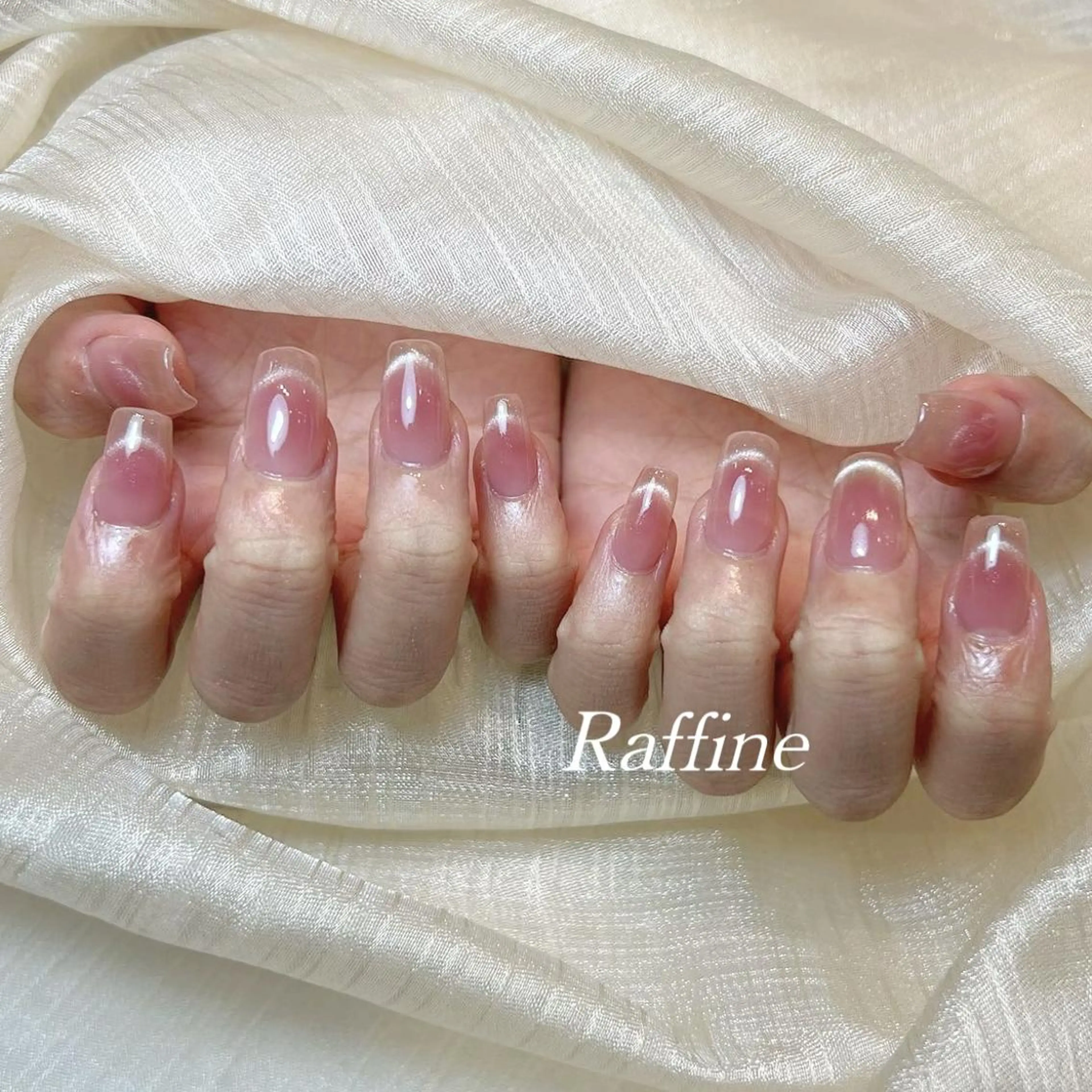 ネイル ハンドネイル RAFFINE 月🦋🩵のネイルデザイン