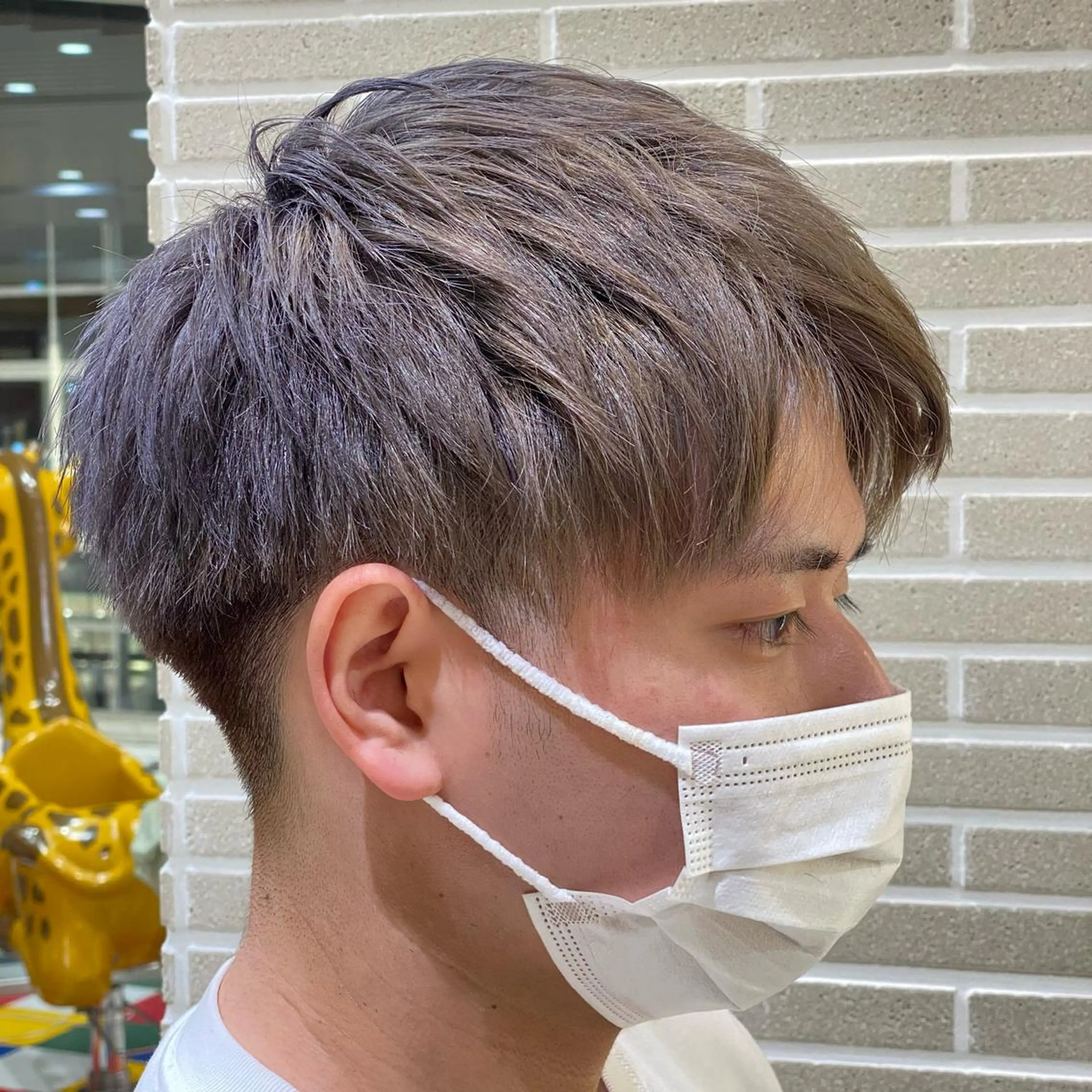 カラー メンズ アッシュ アッシュグレー カット ヘアカラー 赤本悠斗波巻きパーマ メンズパーマのヘアスタイル