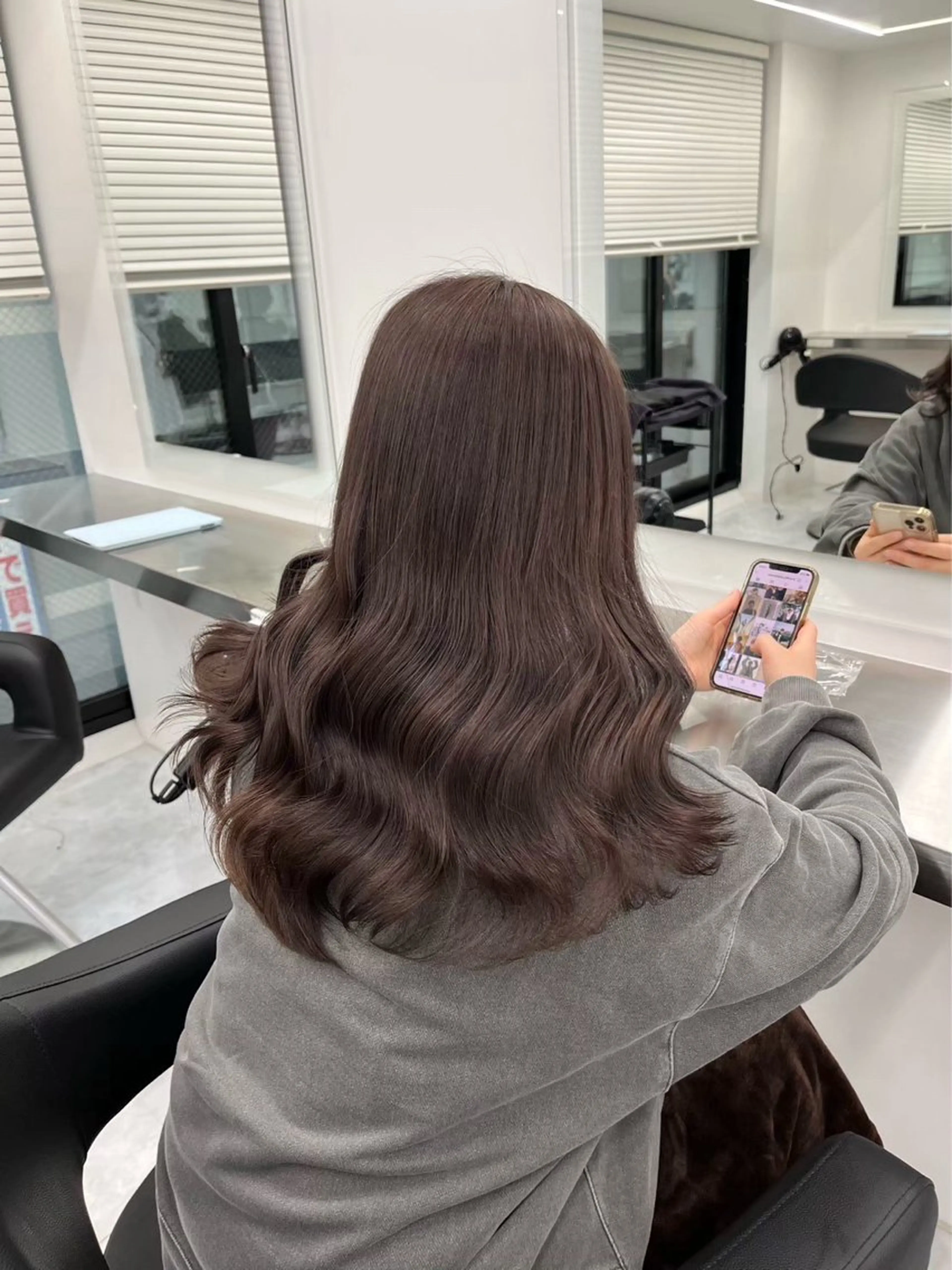 セミロング カラー ヘアアレンジ カット ヘアカラー トリートメント ヘッドスパ ヘアセット 透明感ラベンダー💗 SHOのヘアスタイル