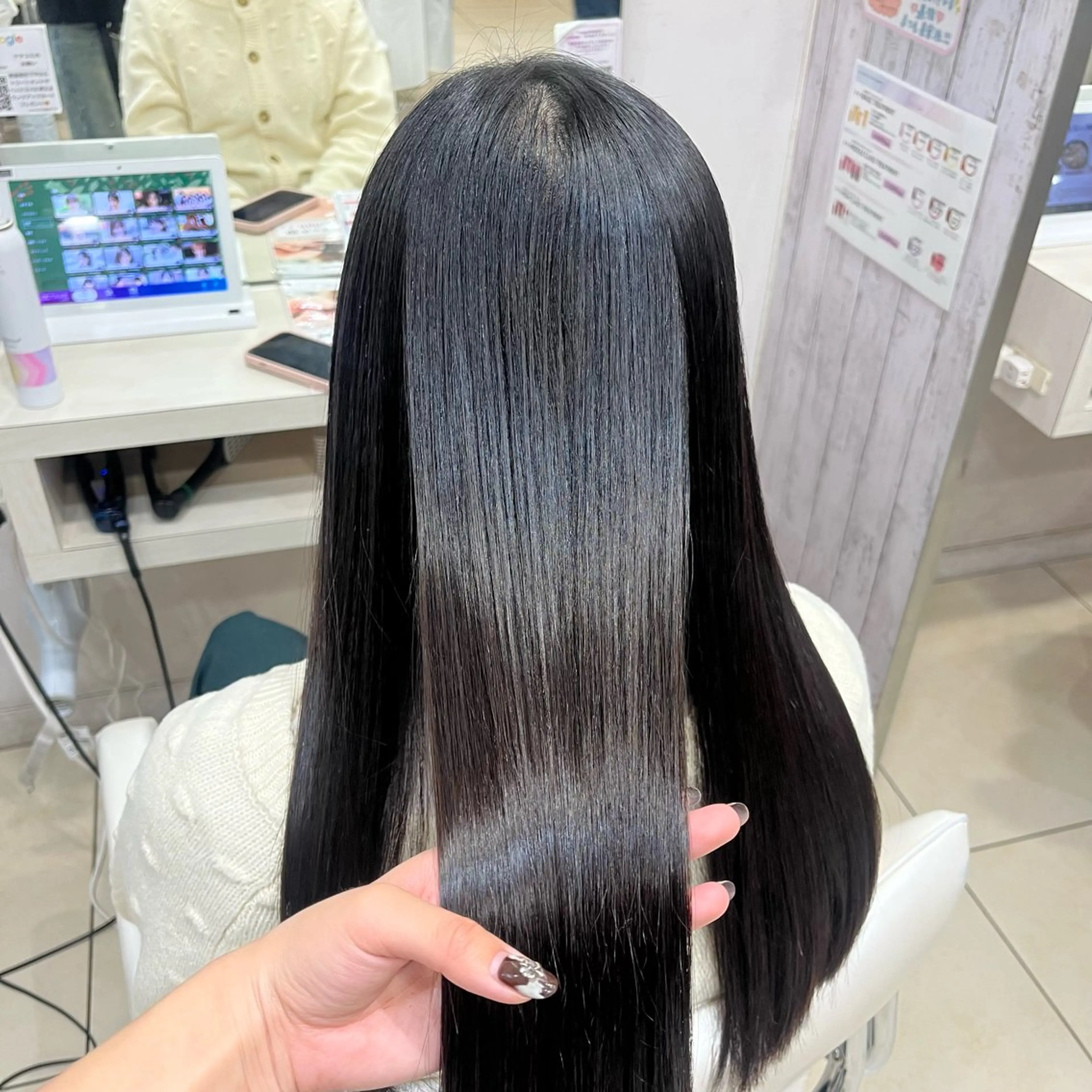 セミロング 【髪質改善カラー】 あむ·. ⟡ 🖤のヘアスタイル