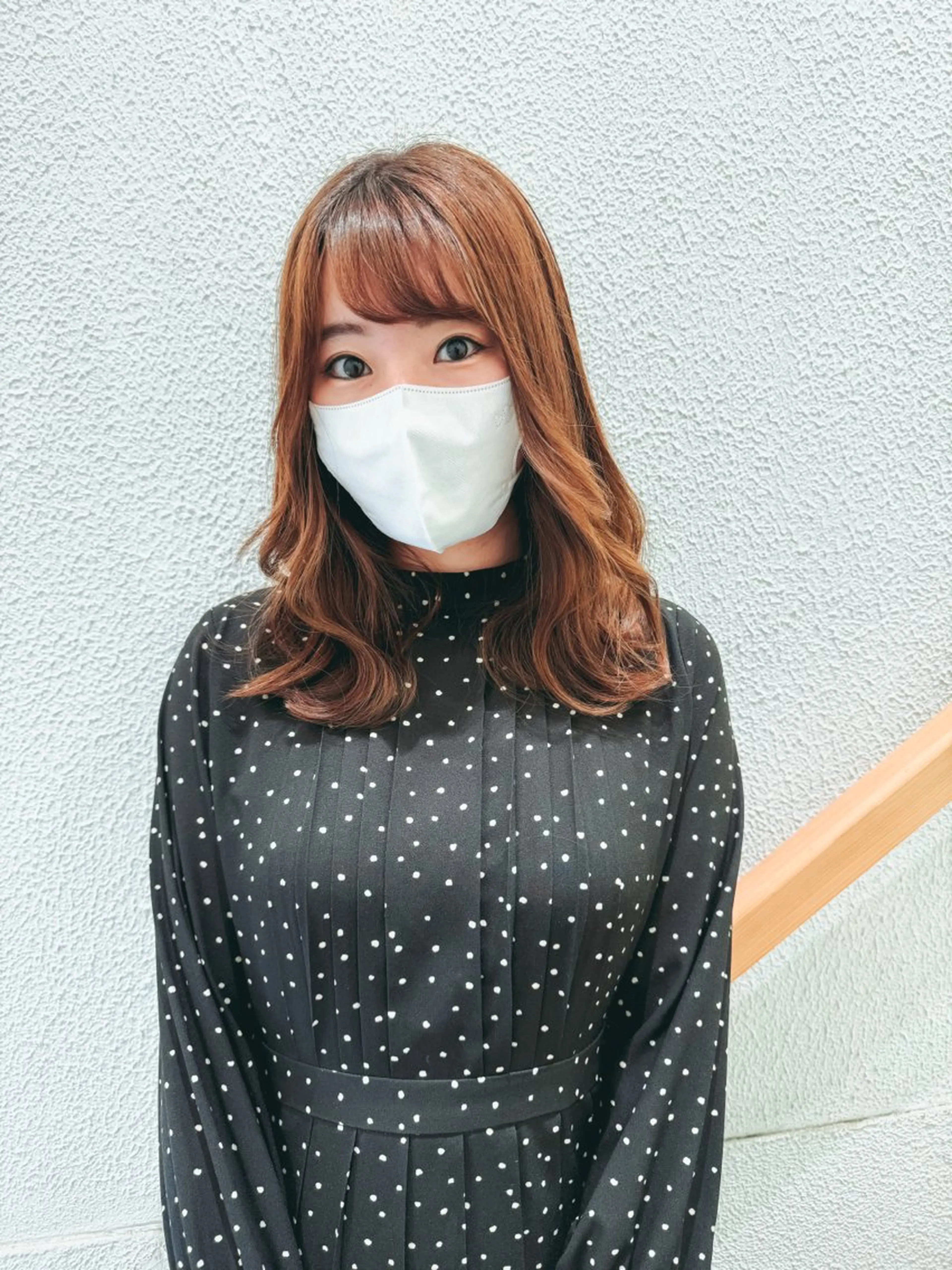ミディアム カラー 顔周りカット 外ハネヘア カット ヘアカラー トリートメント ウエモト　タク ショート/レイヤーのヘアスタイル