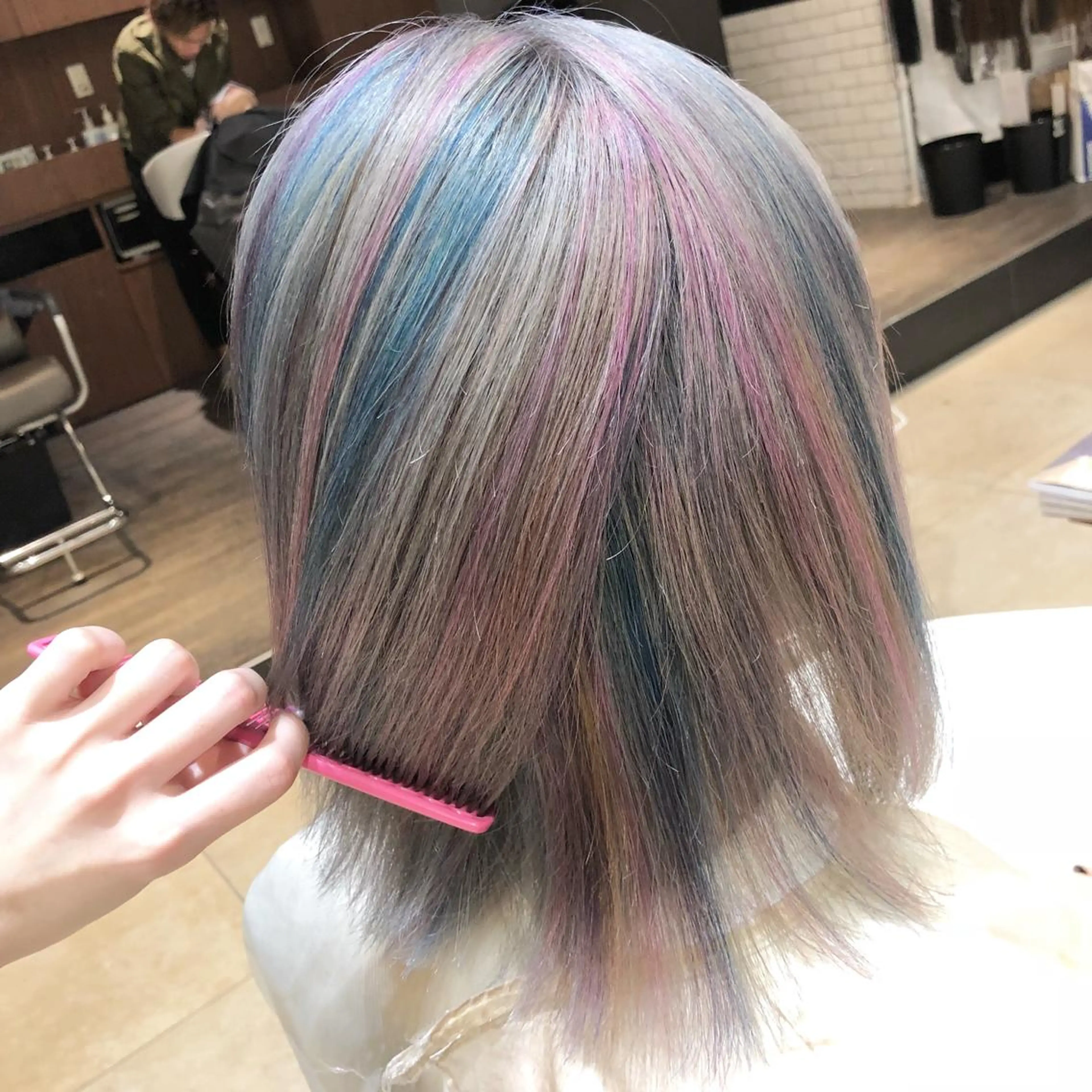 ミディアム カラー ユニコーンカラー 佐々木 好乃のヘアスタイル
