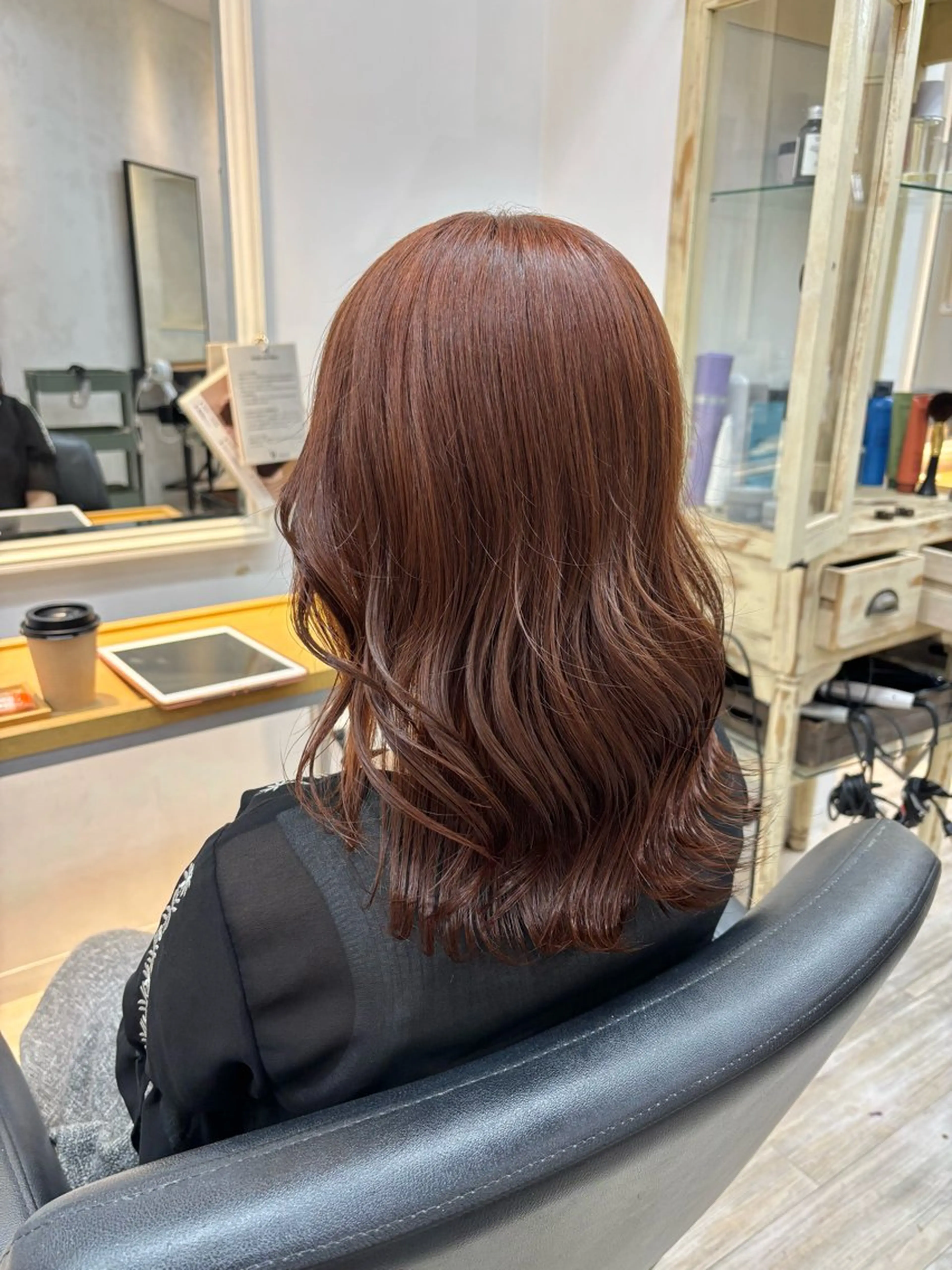 ミディアム カラー ヘアカラー トリートメント くさかみさき🌼暖色 /耳つぼ/オタク🌼のヘアスタイル