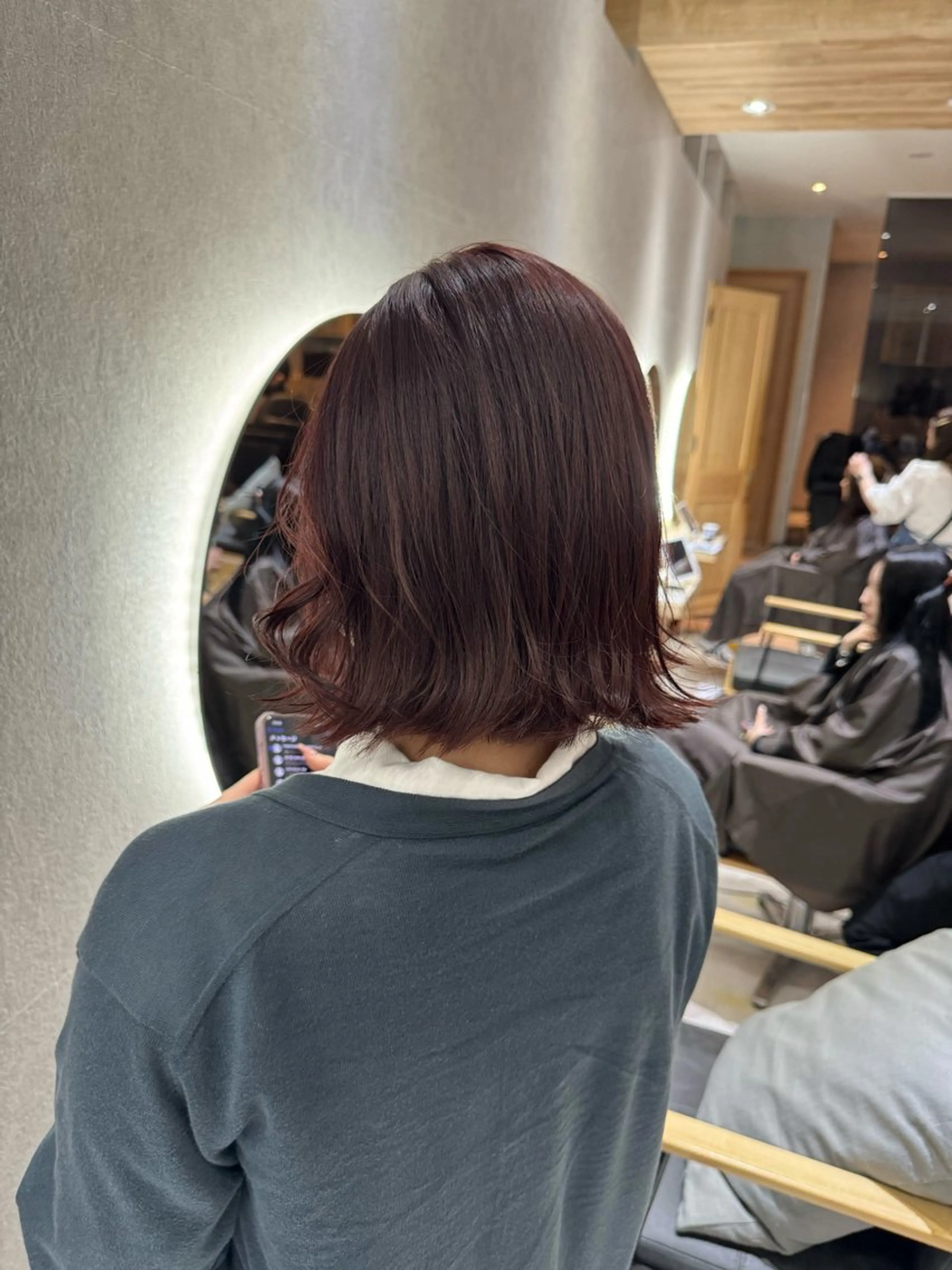 ショート カラー ブリーチ ブリーチなしカラー ピンクカラー レッドカラー ボブ ヘアカラー トリートメント 透け 艶感カラー 顔周り 齊木 勇人のヘアスタイル