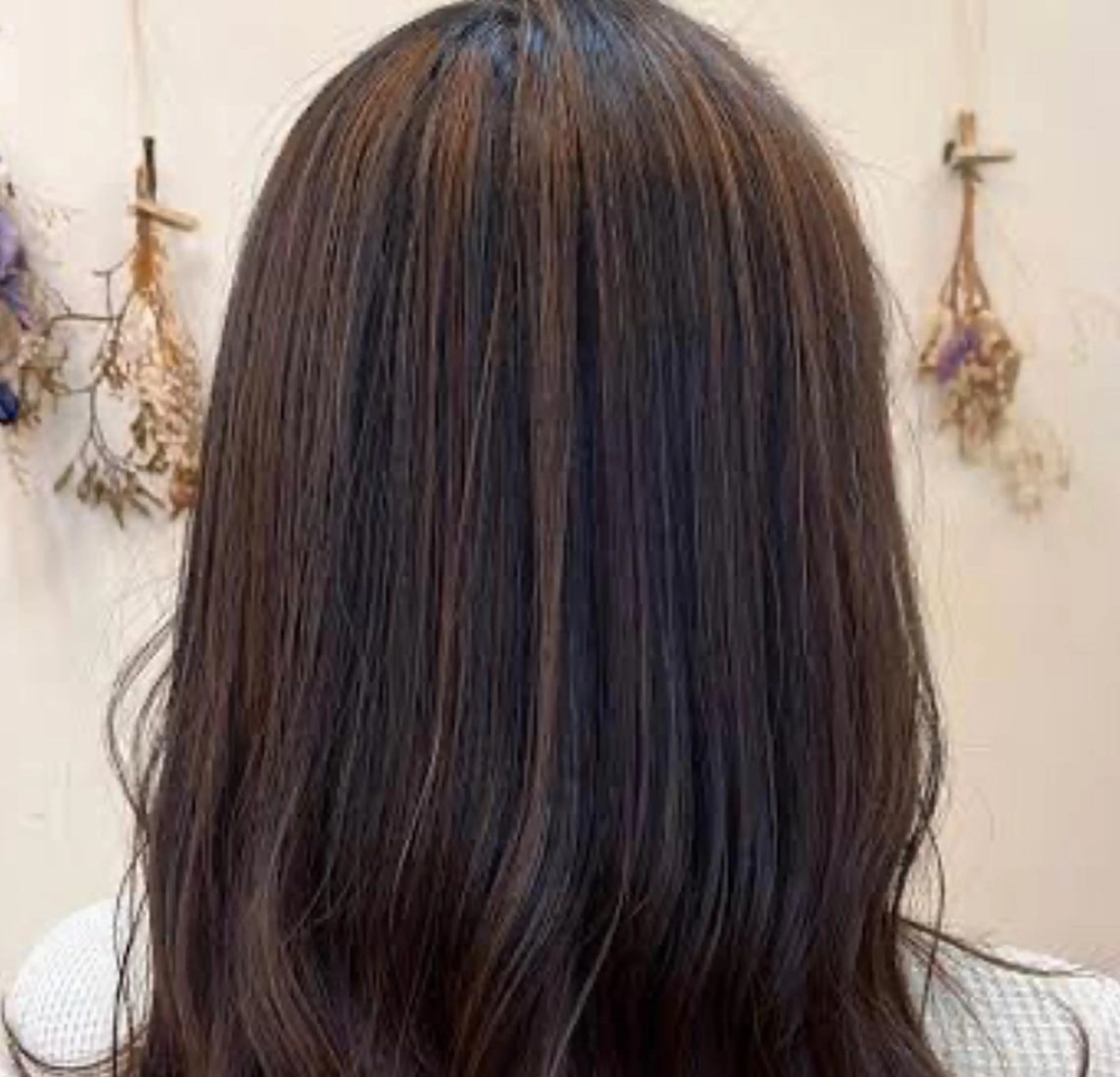 セミロング カラー 長瀬 遥姫のヘアスタイル