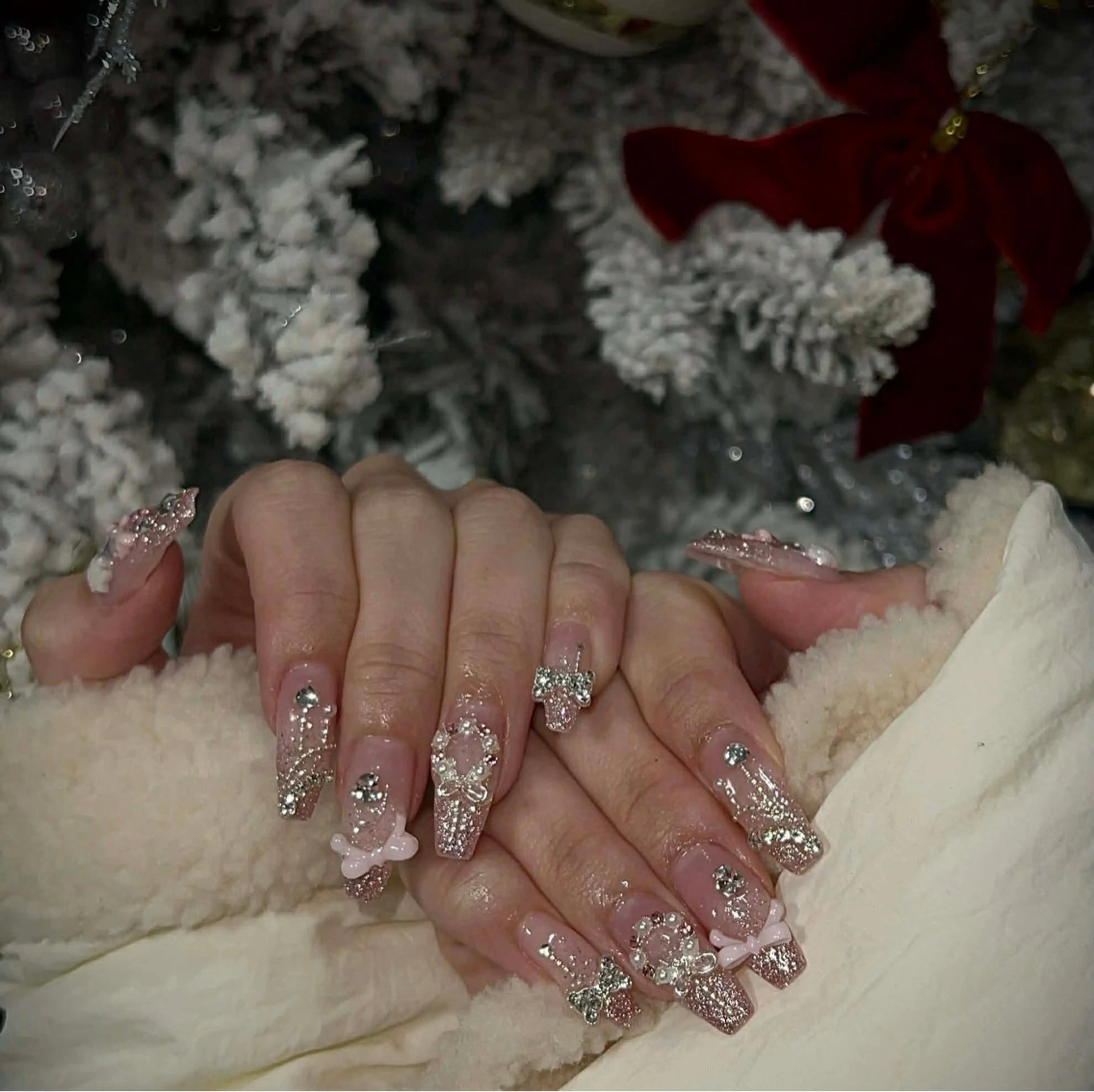 ネイル オーロラネイル クリアネイル 成人式 フラッシュネイル ジェルネイル ハンドネイル Amee Nailsalonのネイルデザイン