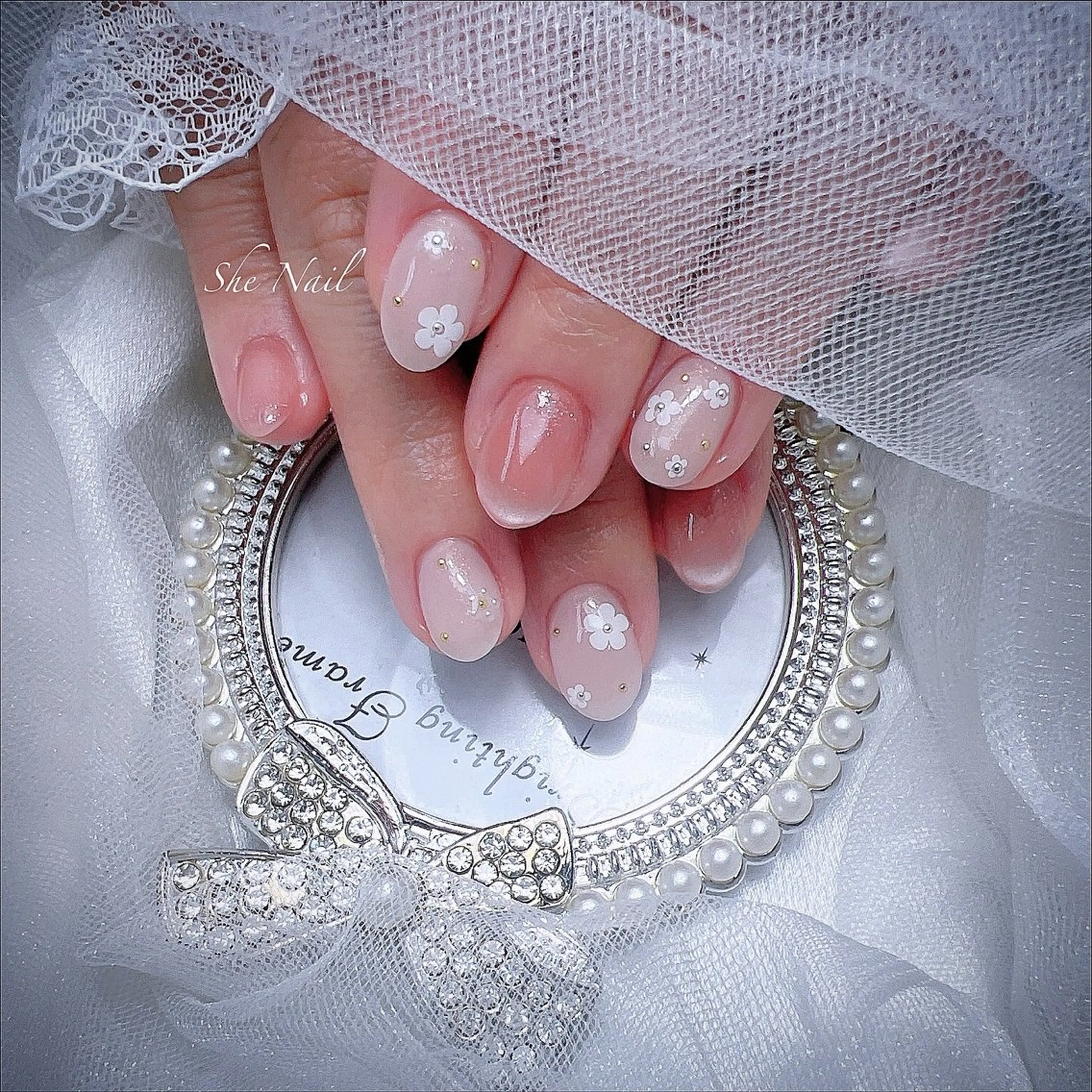 ネイル チークネイル 長さ出し フレンチネイル ガラスフレンチ キラキラネイル ハンドネイル She   Nail所属・ISA_ BELLAのネイルデザイン