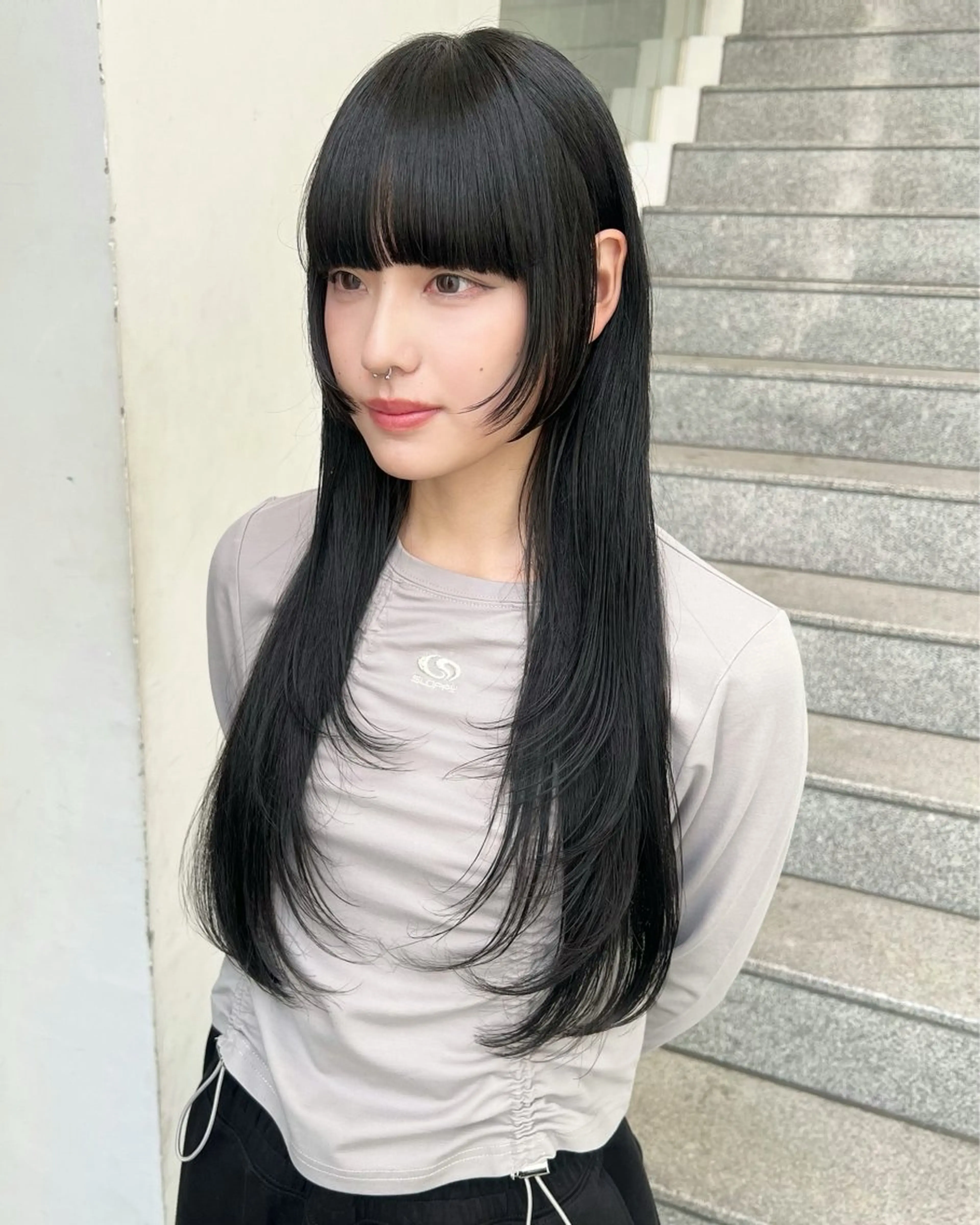 ロング 顔周りカット レイヤーカット 小顔カット salowin表参道HOLON所属・TOMOYAレイヤー ブリーチ縮毛矯正のヘアスタイル