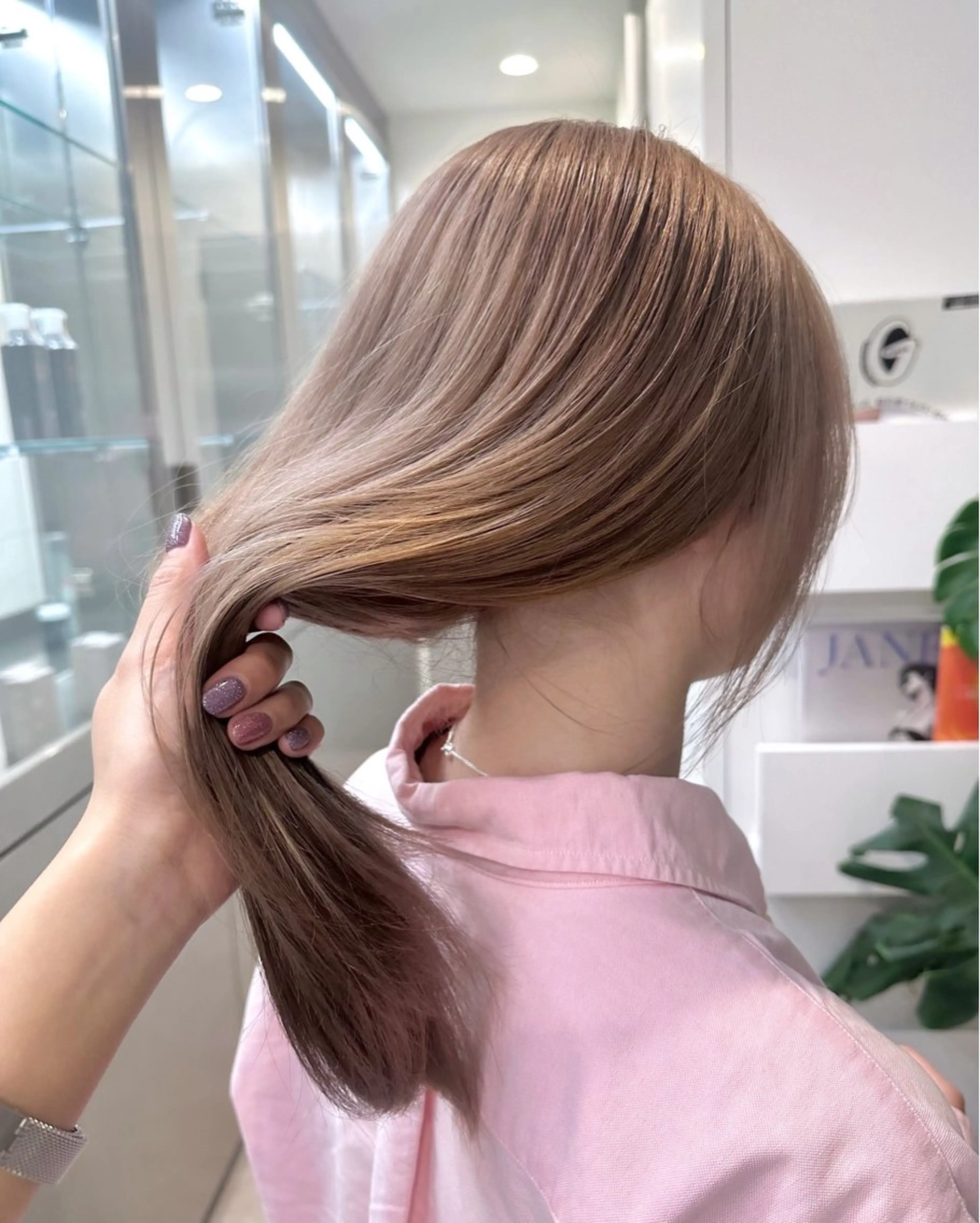 ロング カラー ベージュカラー ブリーチ ダブルカラー ハイトーンカラー ミルクティーベージュ ヘアカラー ❣️本日ショート カット大募集❣️のヘアスタイル