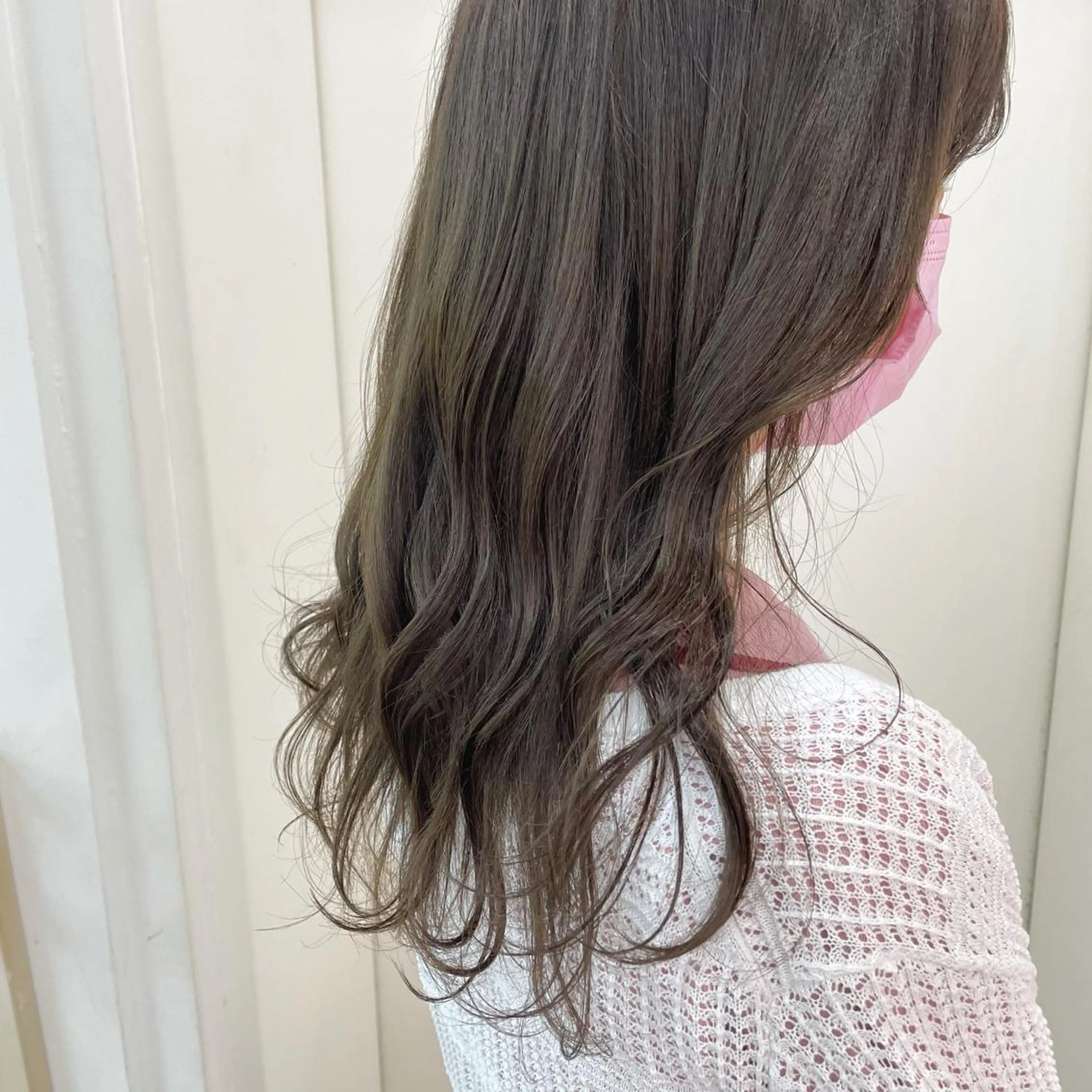 ロング カラー TRENCH　相澤 果歩のヘアスタイル