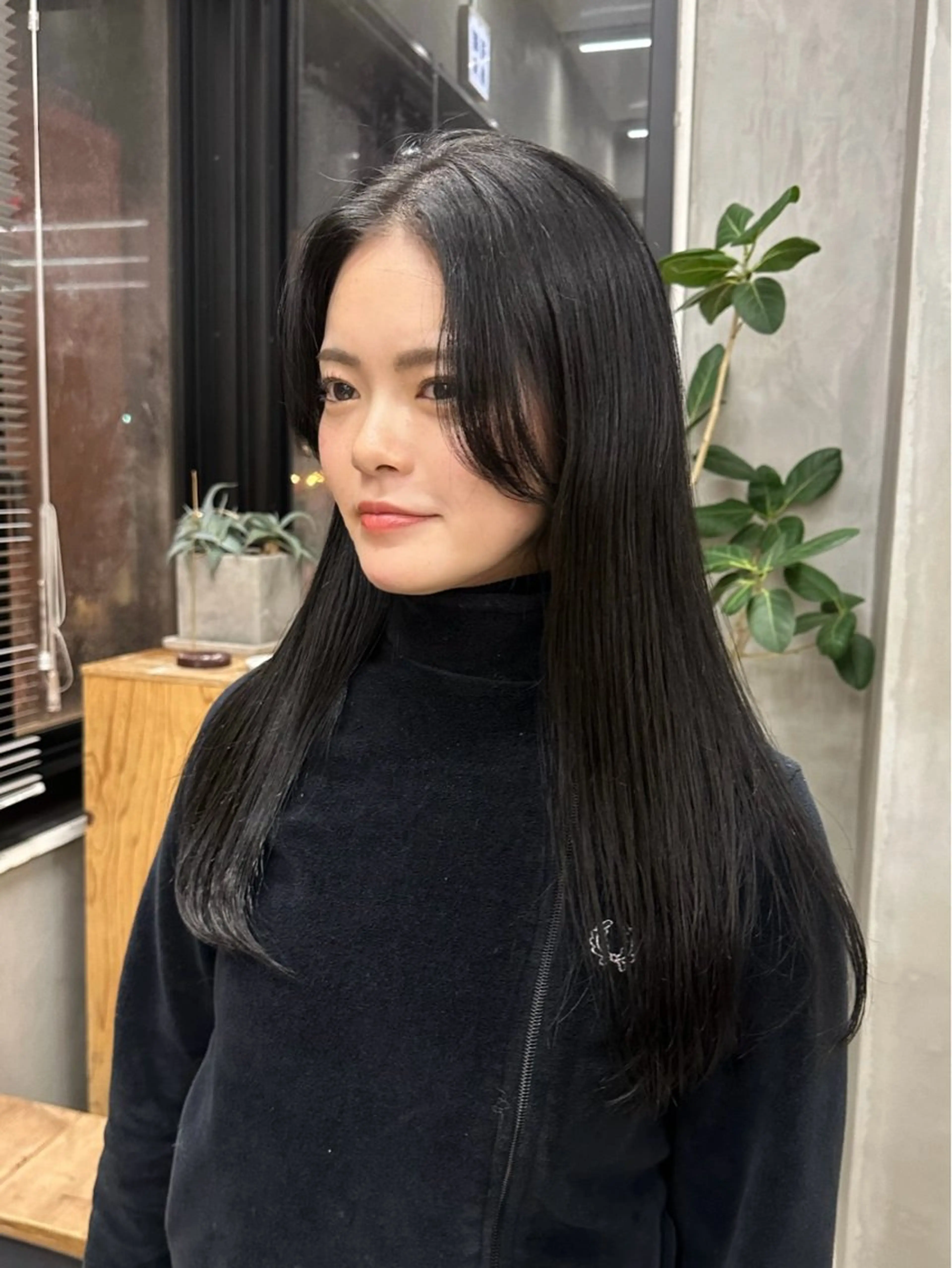 ロング カラー 顔まわりレイヤー 顔周りカット レイヤーカット libuR total beauty salon所属・エクシアホワイト 碧南店りりかのその他イメージ