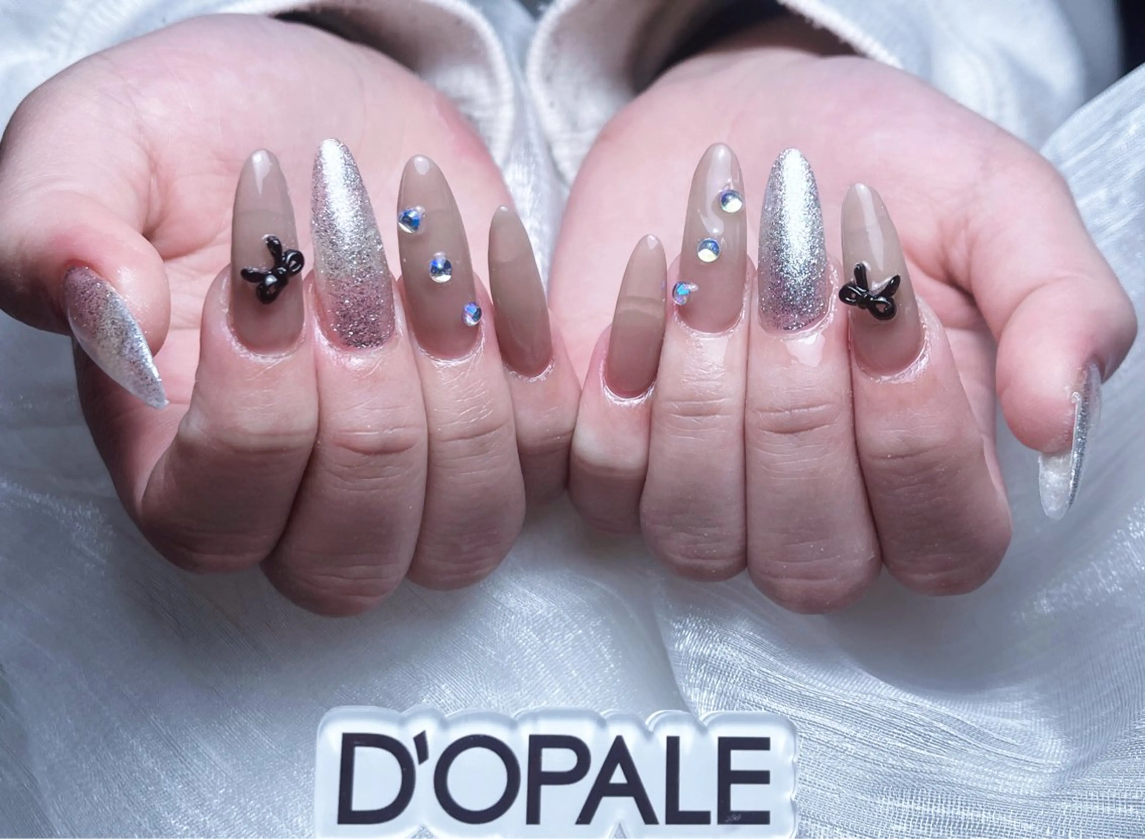 ネイル DOPALE、もも 彦奇のネイルデザイン