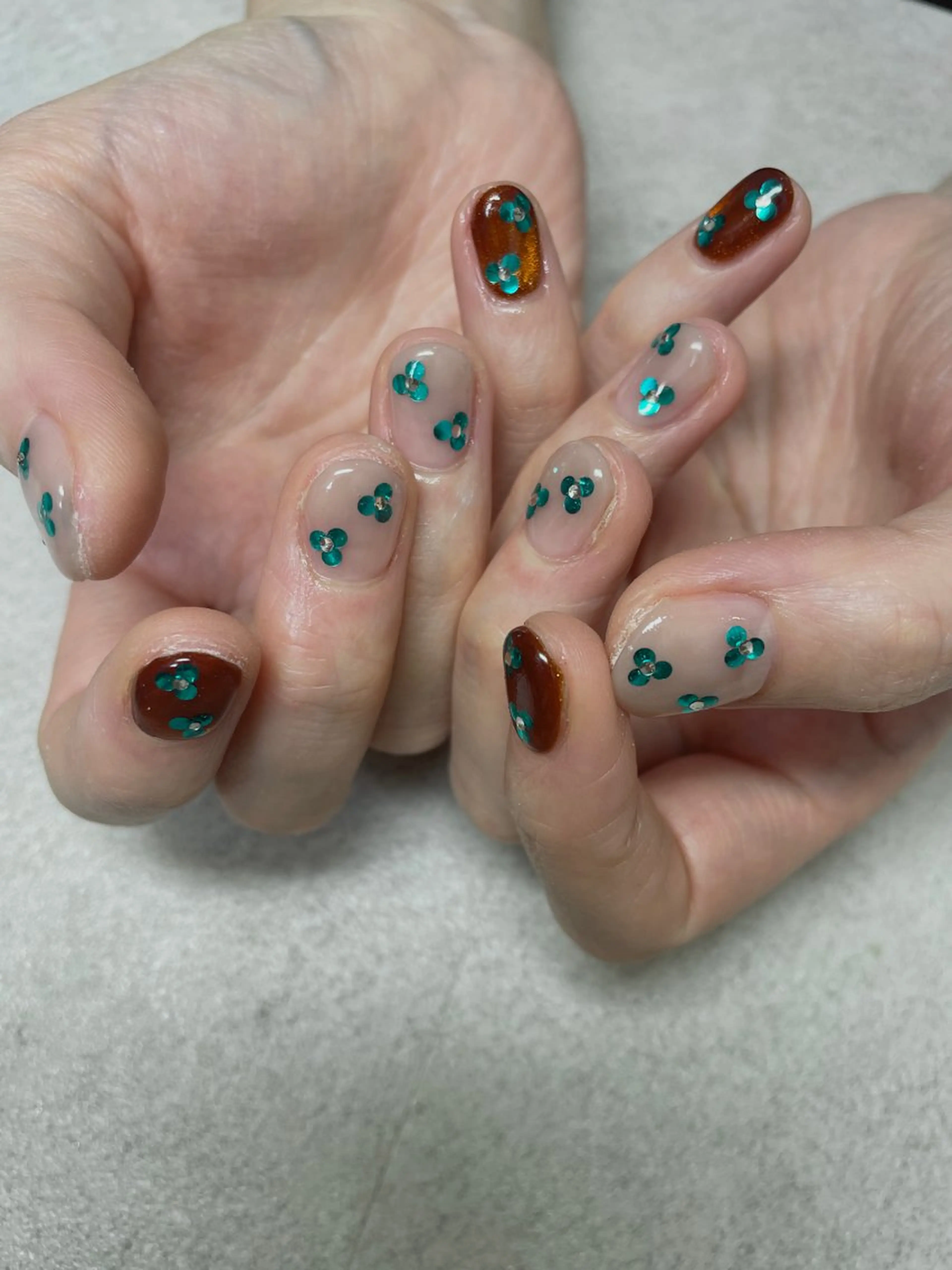 ネイル カジュアル ホログラムネイル マグネットネイル ショートネイル シンプルネイル ハンドネイル acs.n所属・ネイル，耳つぼ 風間すみれのその他イメージ