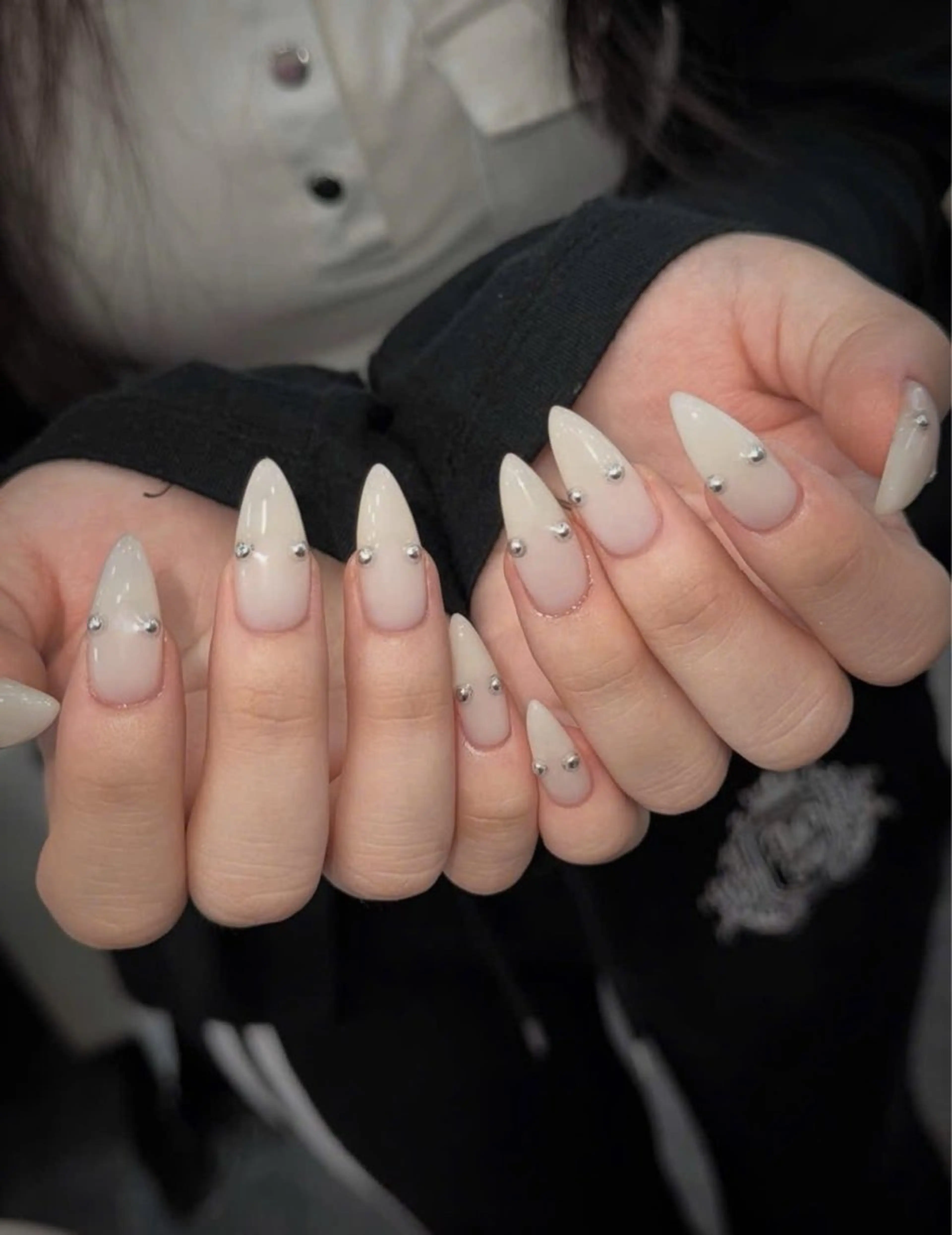 ネイル フラッシュネイル フレンチネイル グラデーション キラキラネイル 韓国ネイル Lyna Nail のネイルデザイン